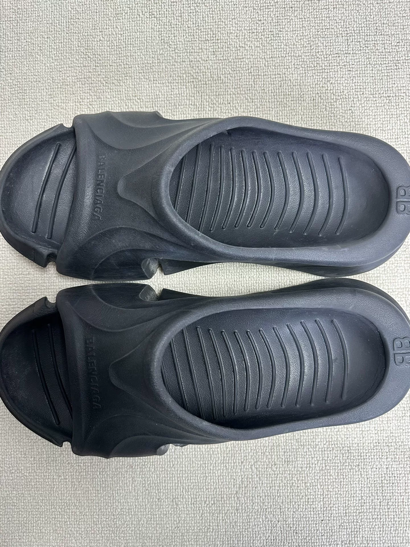 Balenciaga Mold Flat Casual Slides — detail