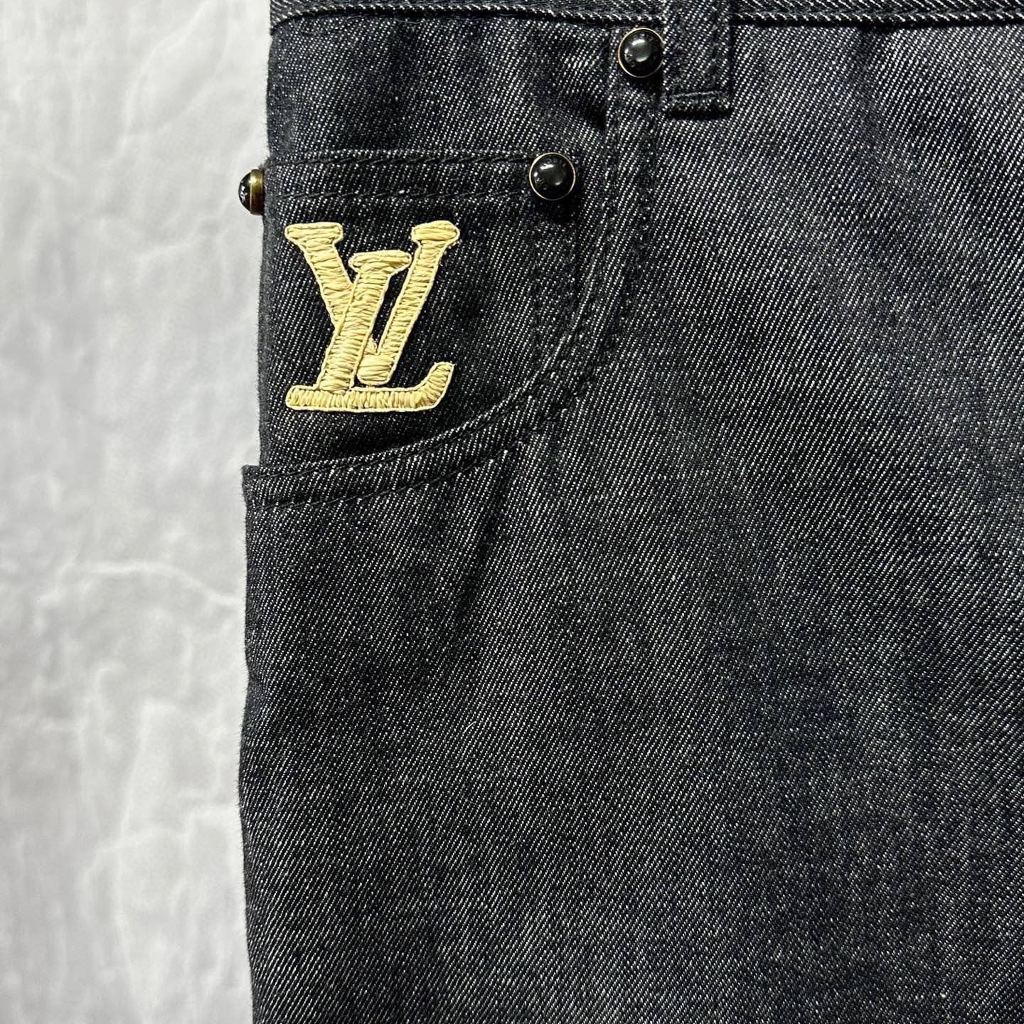 Louis Vuitton LV SS25 Logo Denim Shorts — label