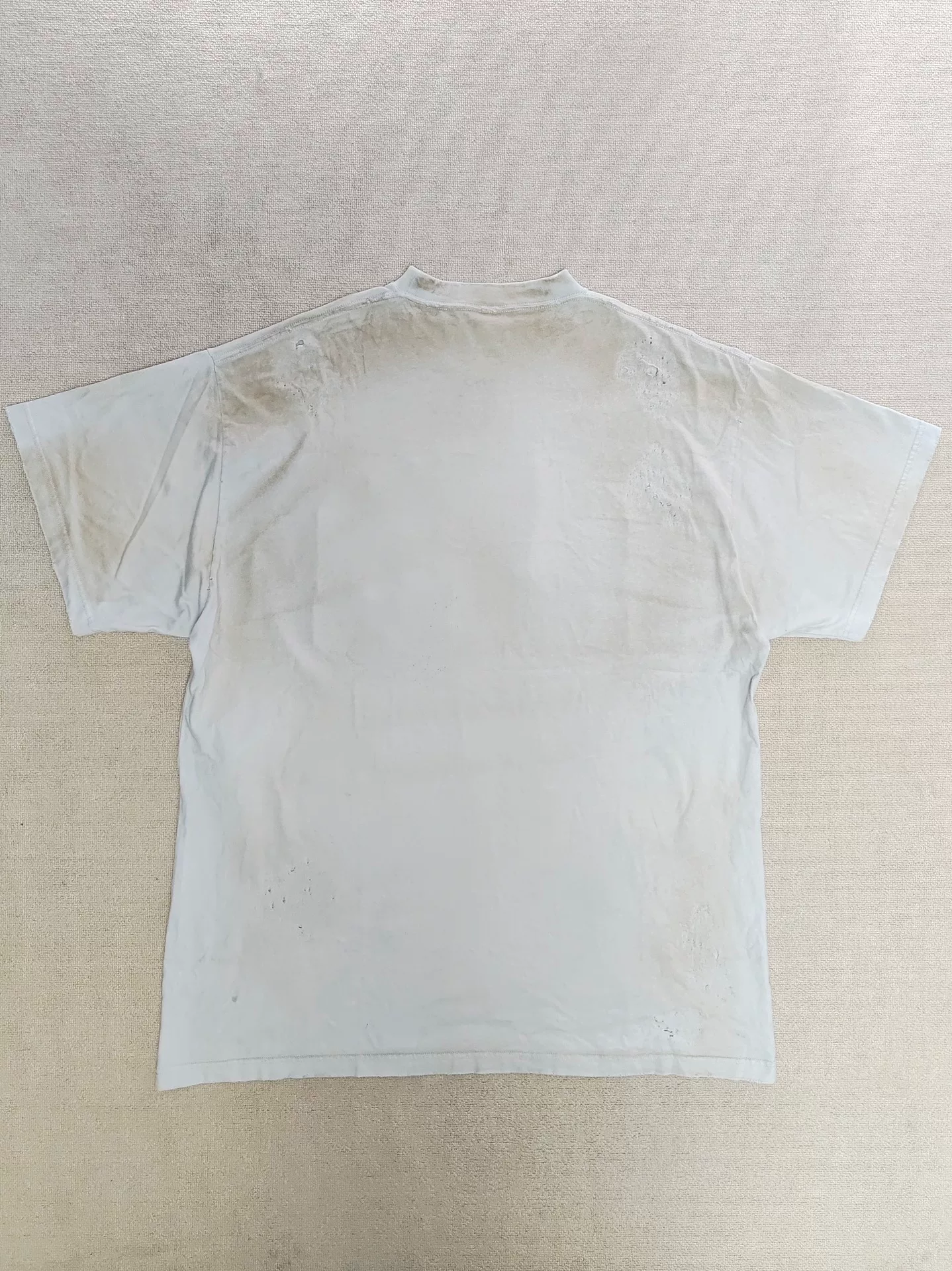 Balenciaga 23SS Mud-Dyed Distressed MU Tee — detail