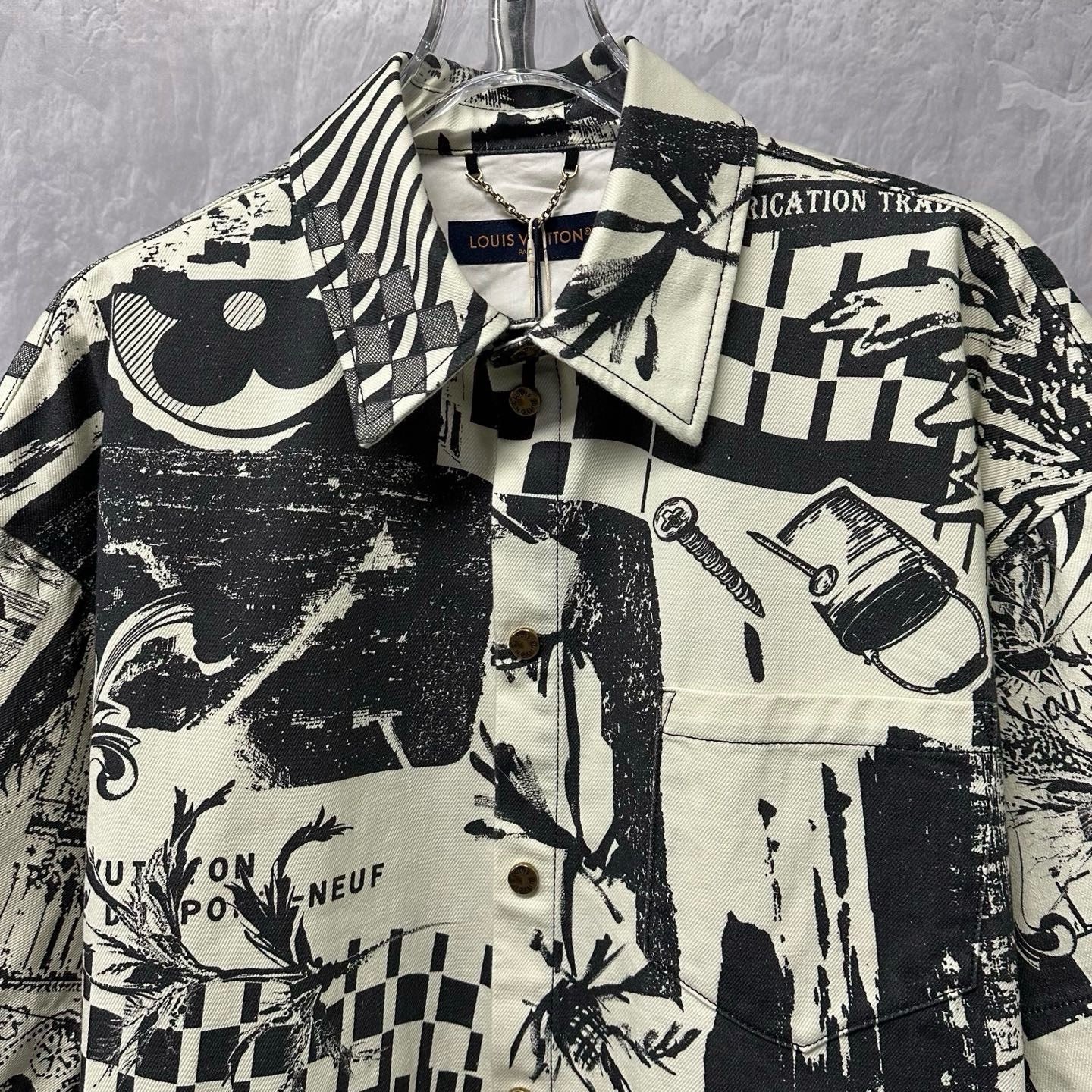 Louis Vuitton Graffiti Denim Short-Sleeve Shirt — detail