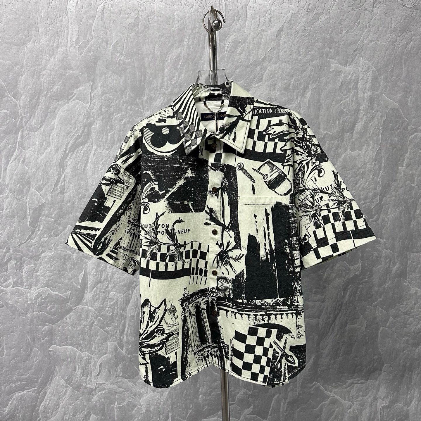 Louis Vuitton Graffiti Denim Short-Sleeve Shirt — front