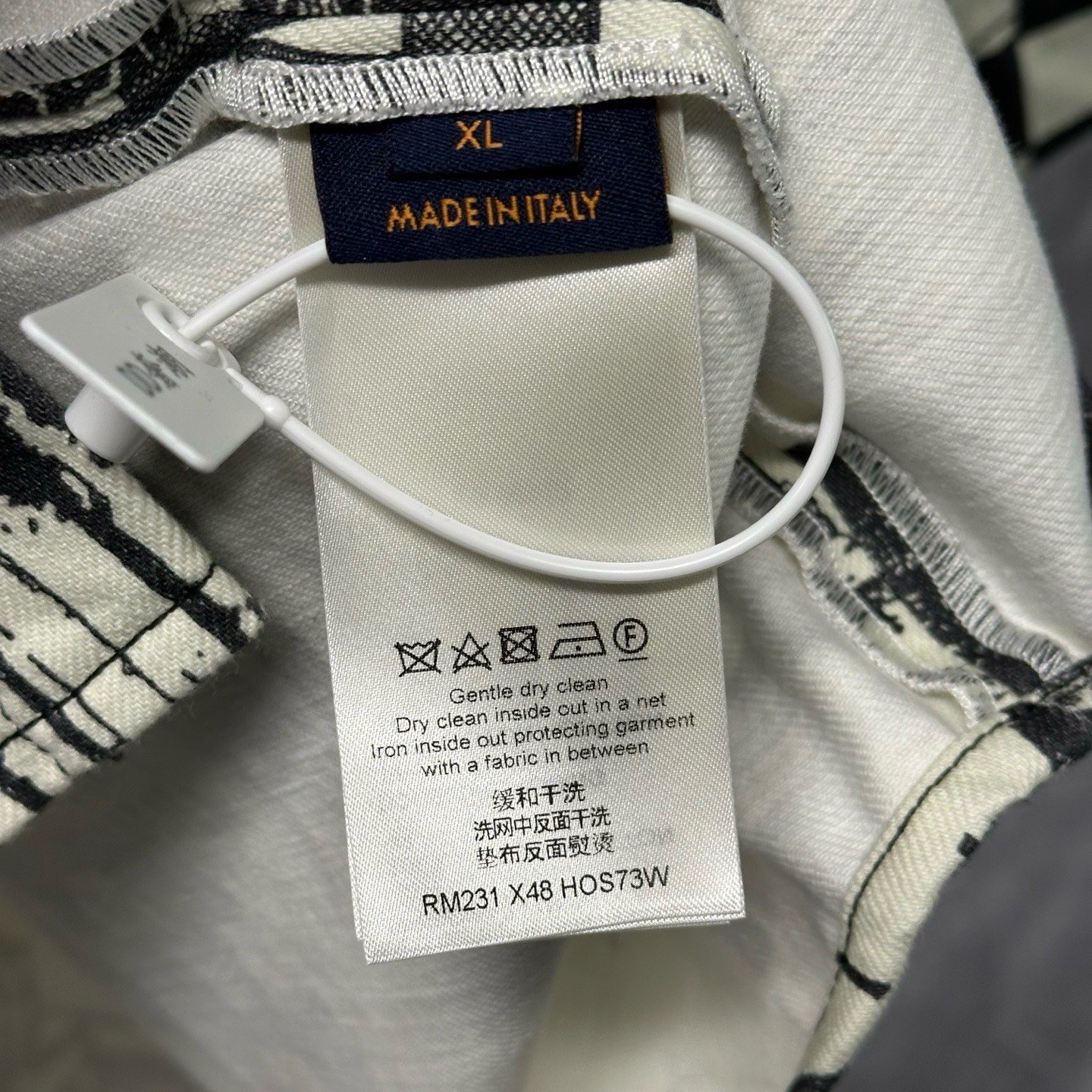 Louis Vuitton Graffiti Denim Short-Sleeve Shirt — label