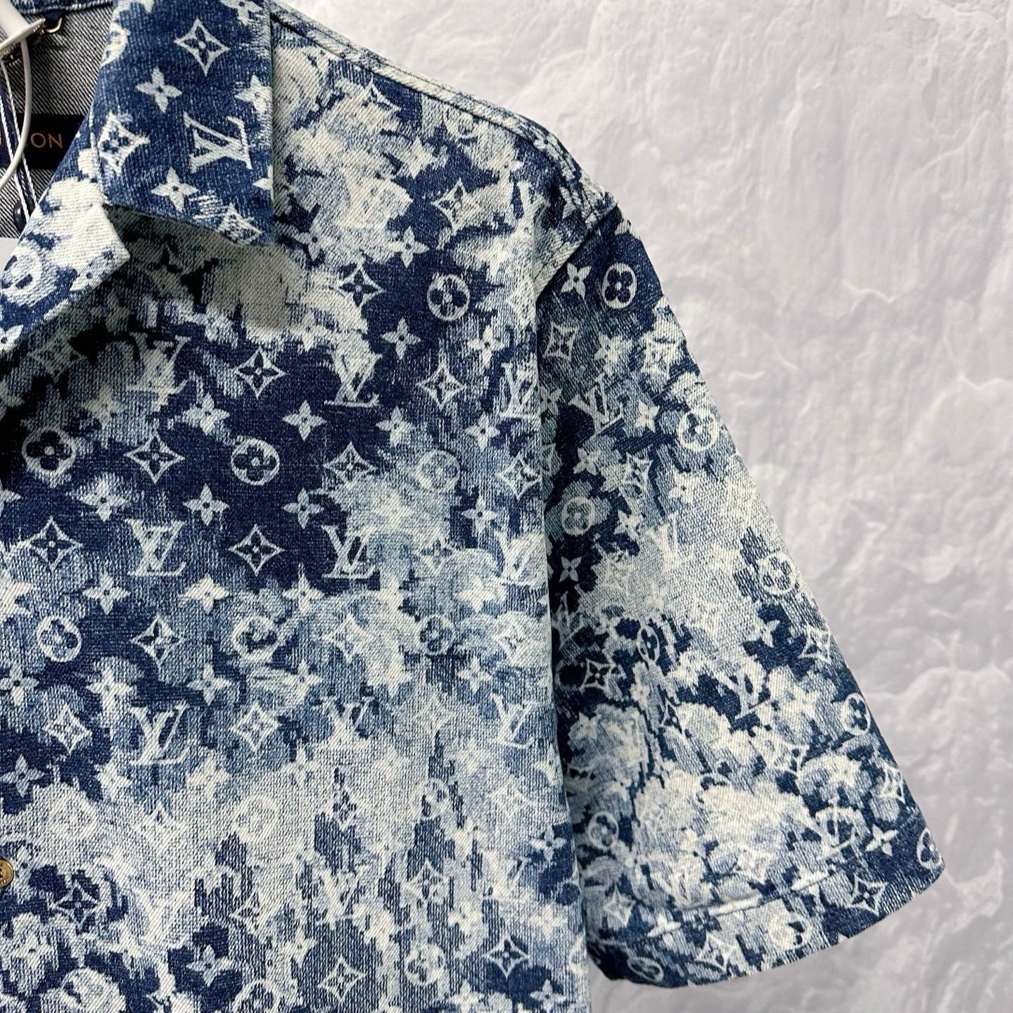 Louis Vuitton Tie-Dye Print Short-Sleeve Shirt — detail