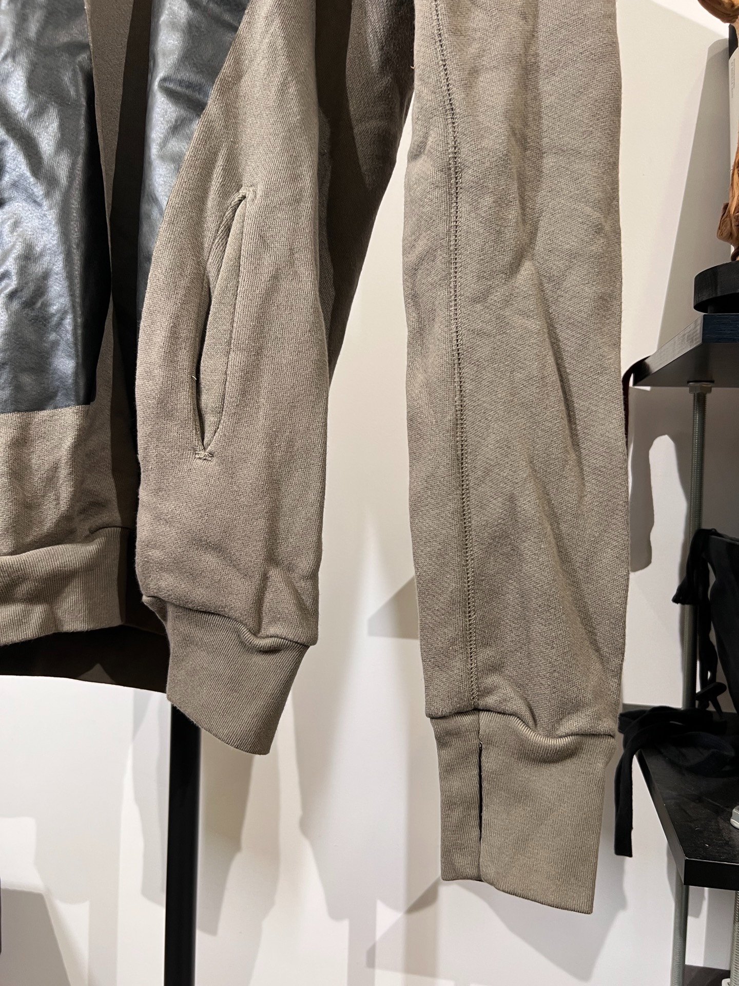 Boris Bidjan Saberi 11by bbs H1F Hoodie — label