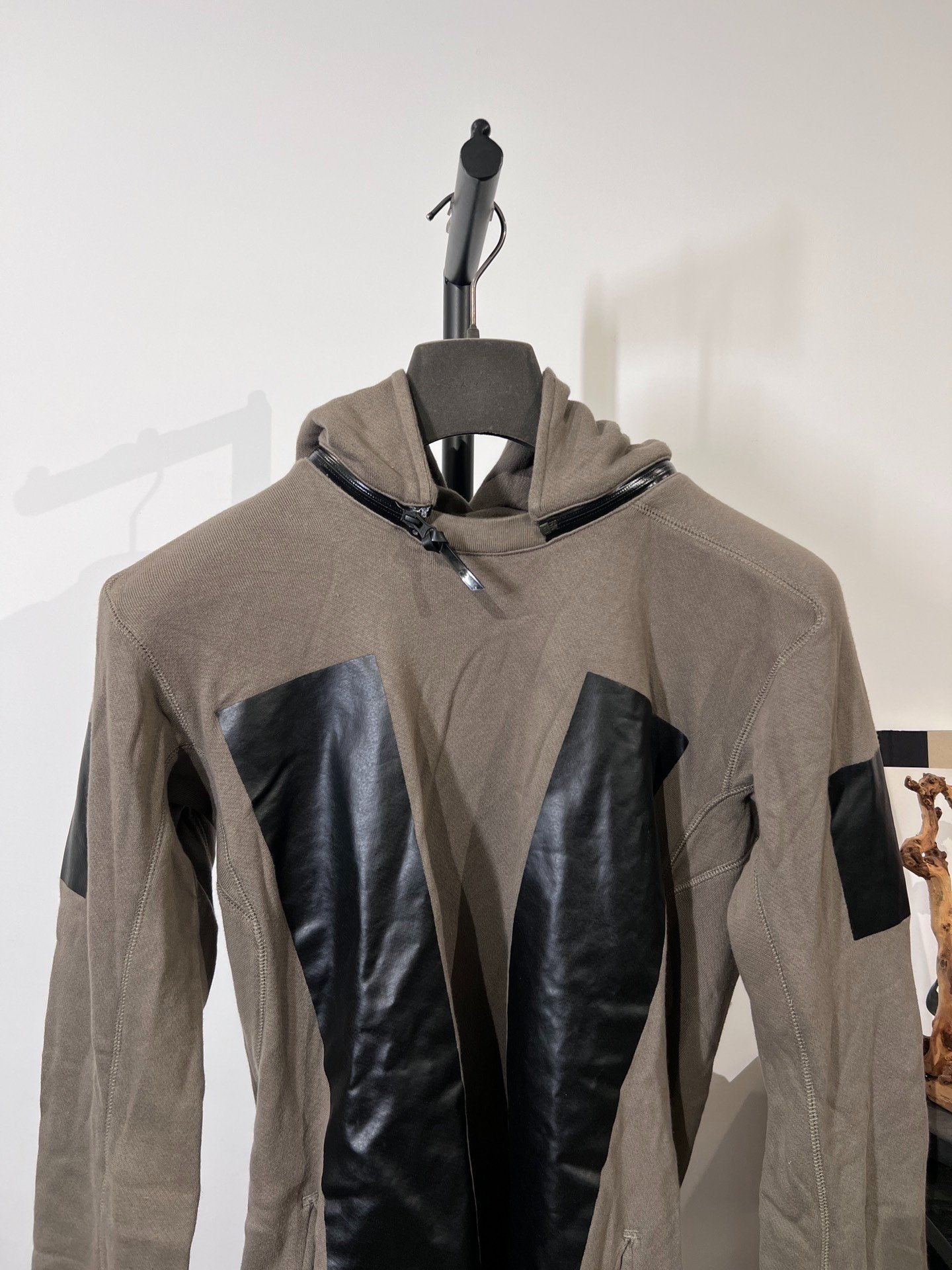 Boris Bidjan Saberi 11by bbs H1F Hoodie — detail