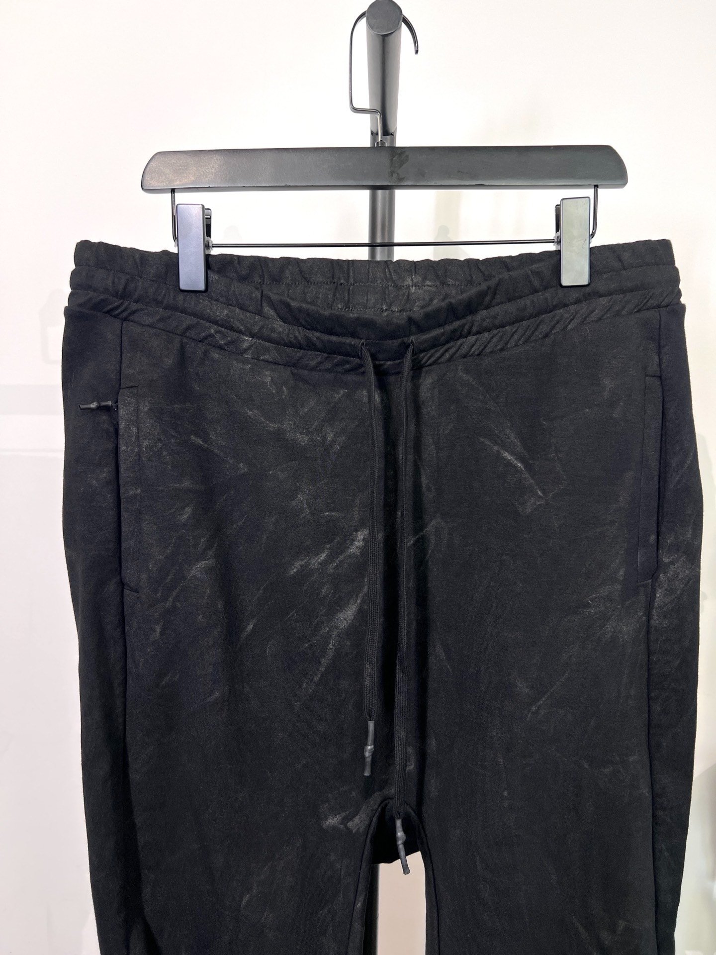 Boris Bidjan Saberi 11by bbs P18 Coated Sweatpants — detail