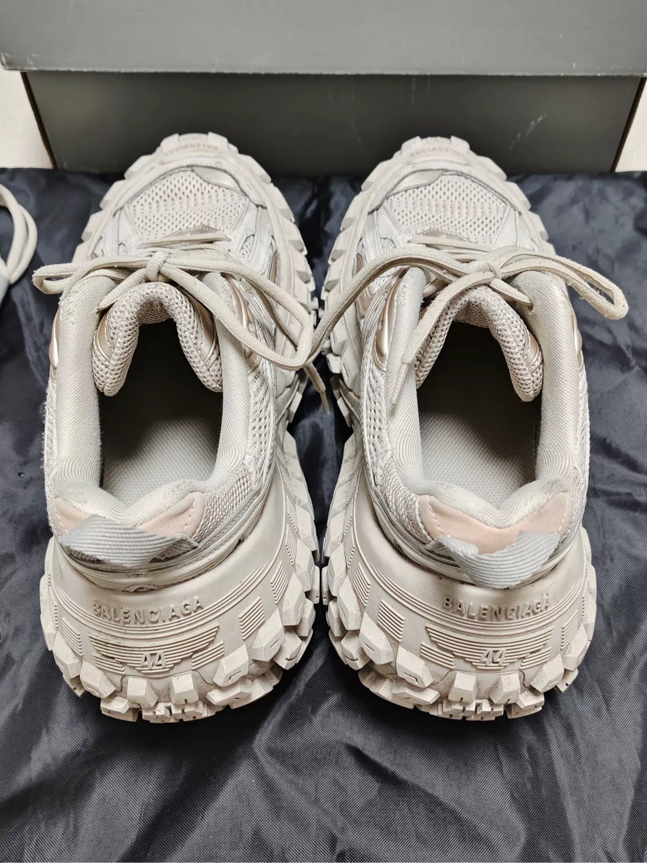 Balenciaga Defender Low-Top Sneakers — detail