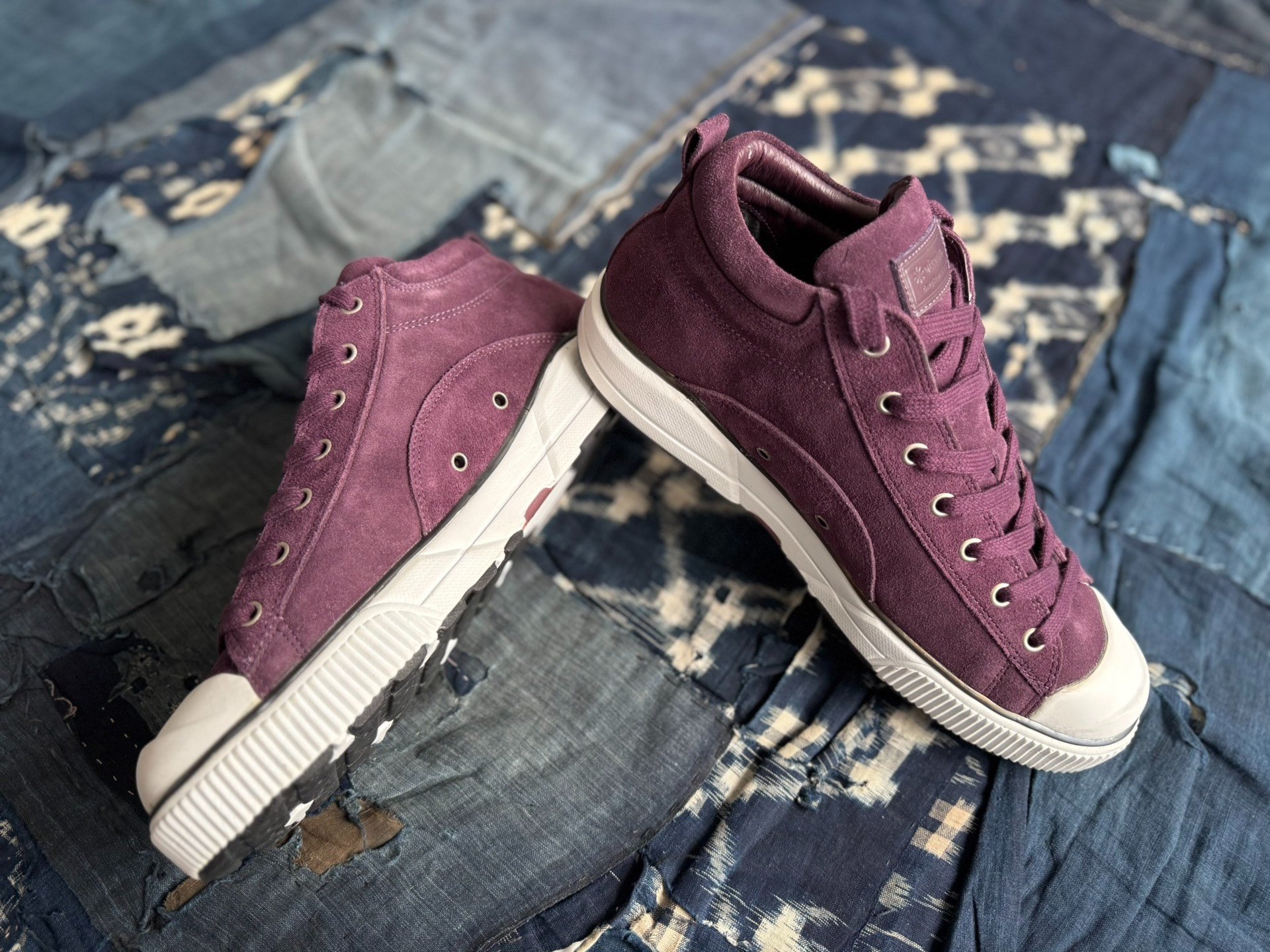 VISVIM TYPE NEWTON2 MID Sneakers — label