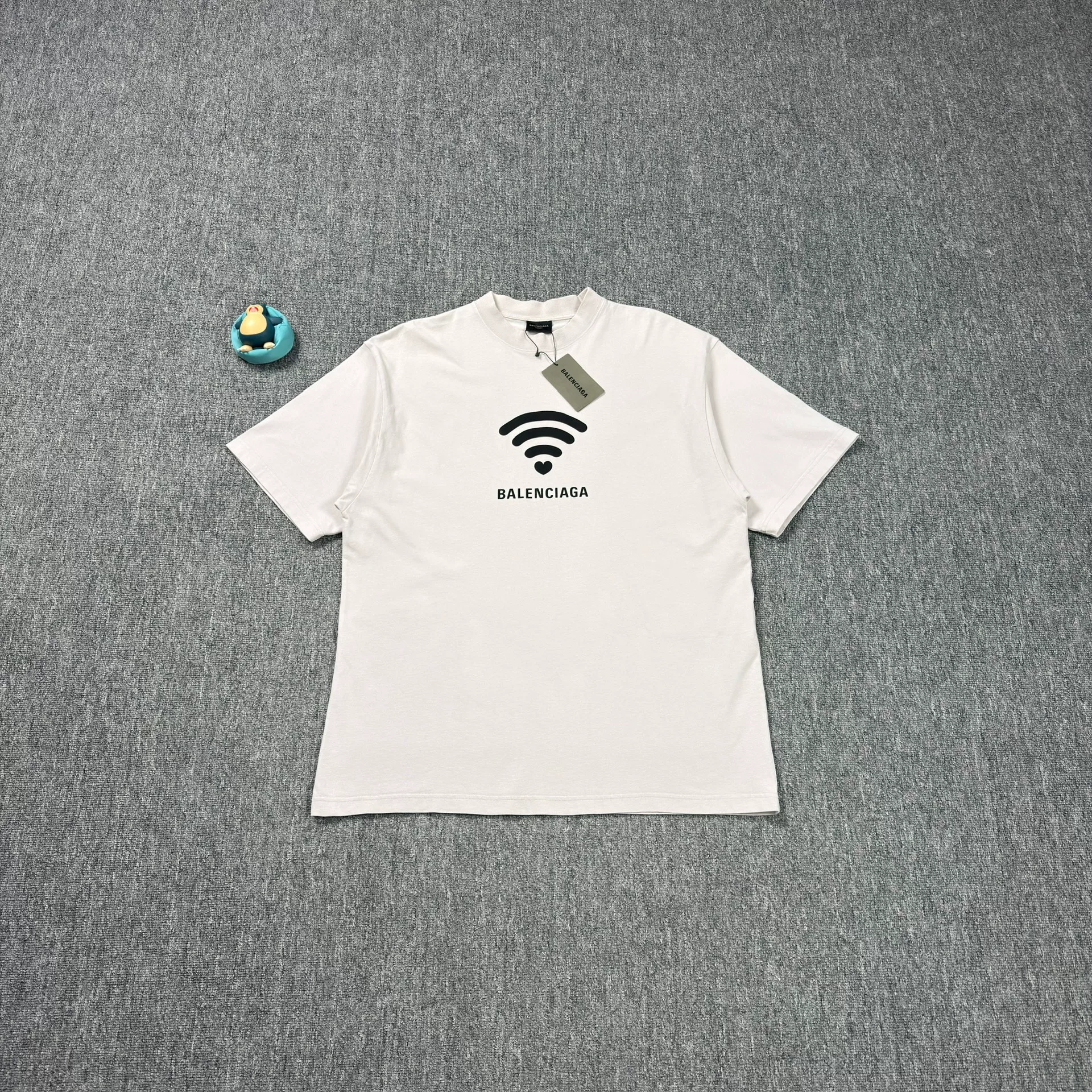 Balenciaga Wi-Fi Heart Logo T-Shirt