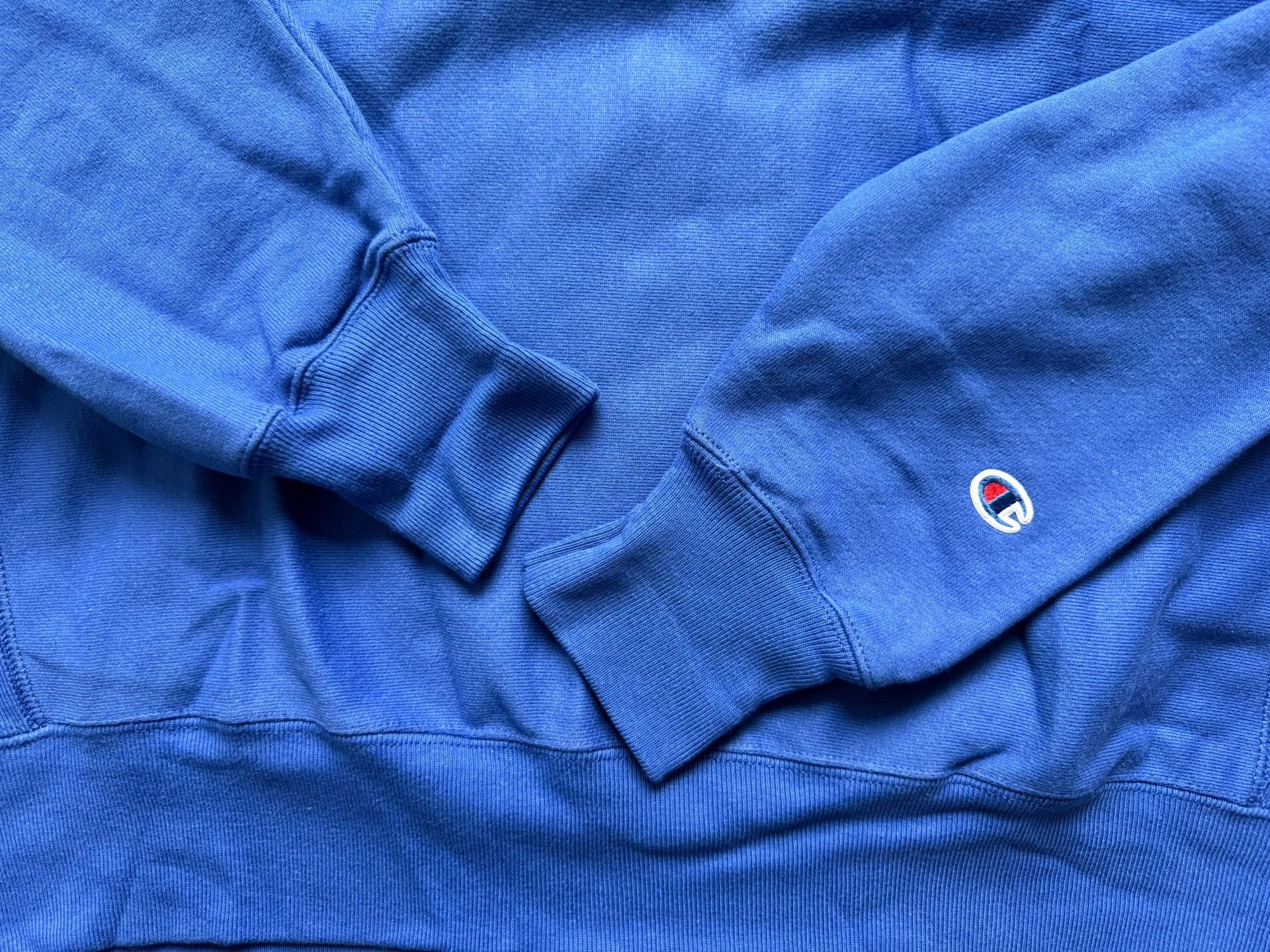 Moma Champion Co-branded Hoodie — label