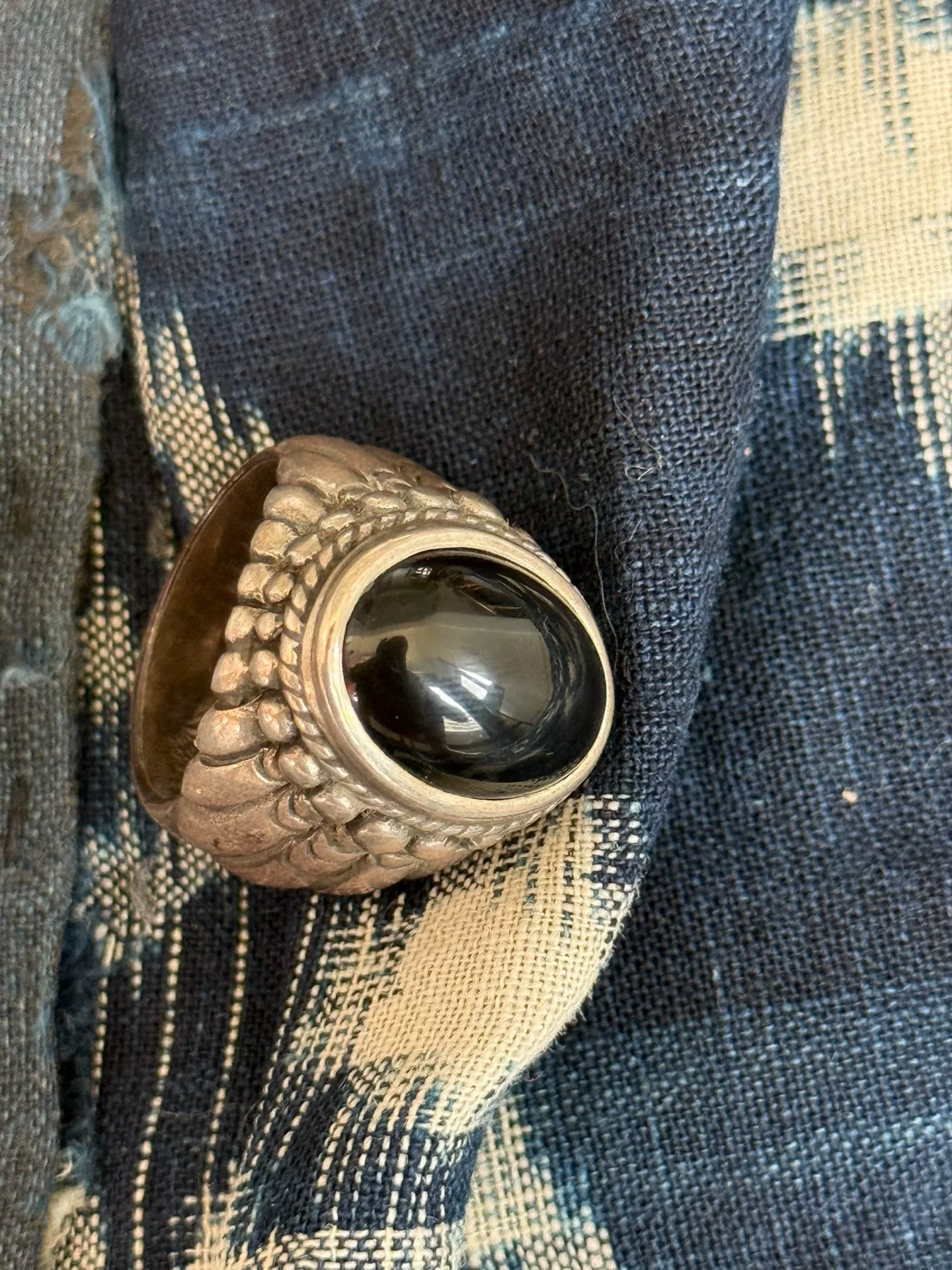 The Great Frog Obsidian Ring — front