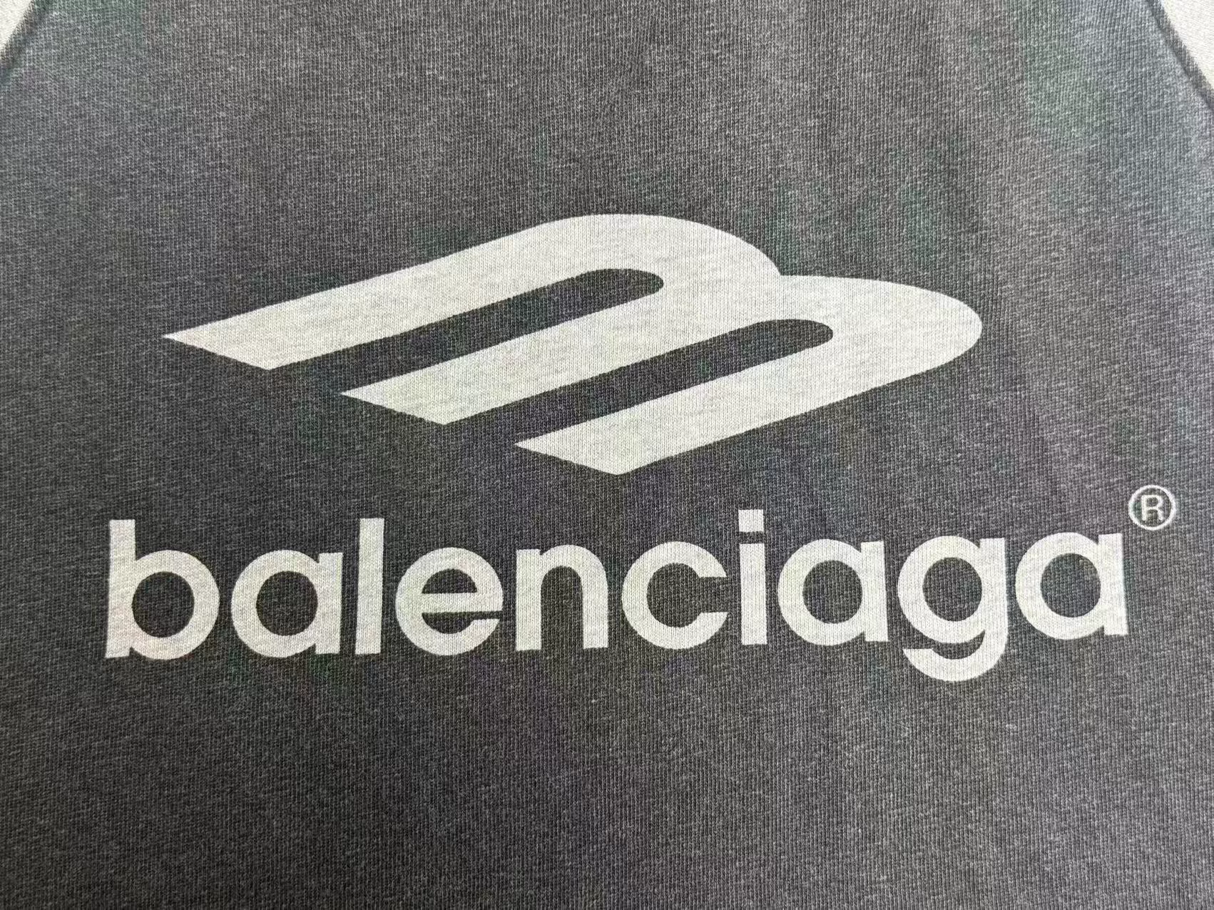 Balenciaga Logo Print Round-Neck T-Shirt — detail