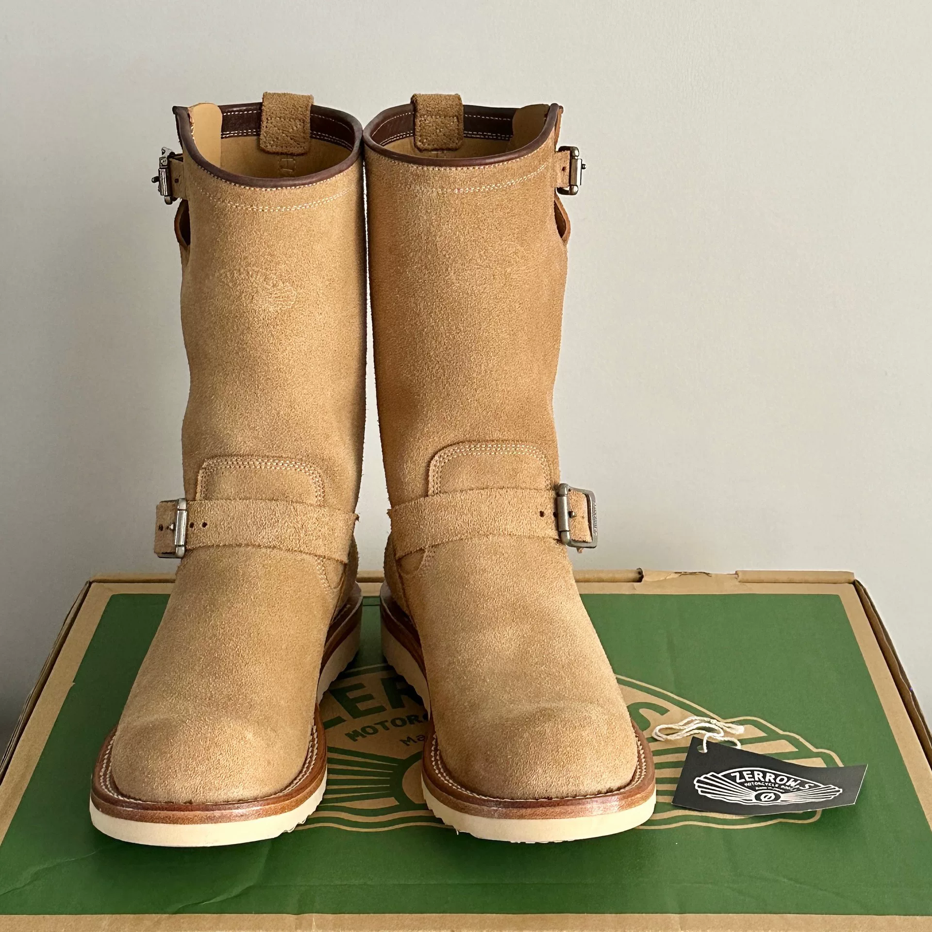 Zerrows Suede Beige Engineer Boots — label