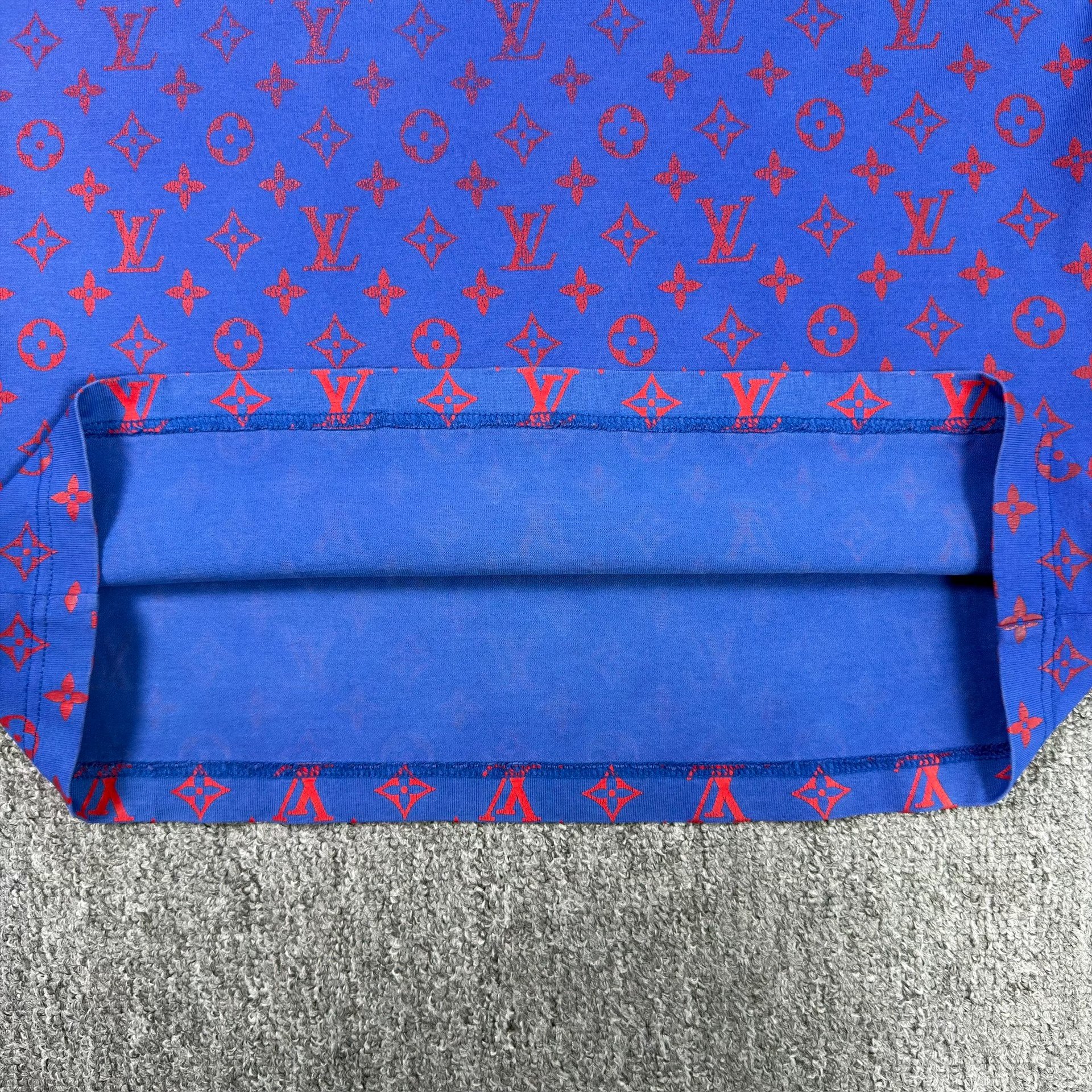 Louis Vuitton Blue Gradient Monogram T-Shirt — label