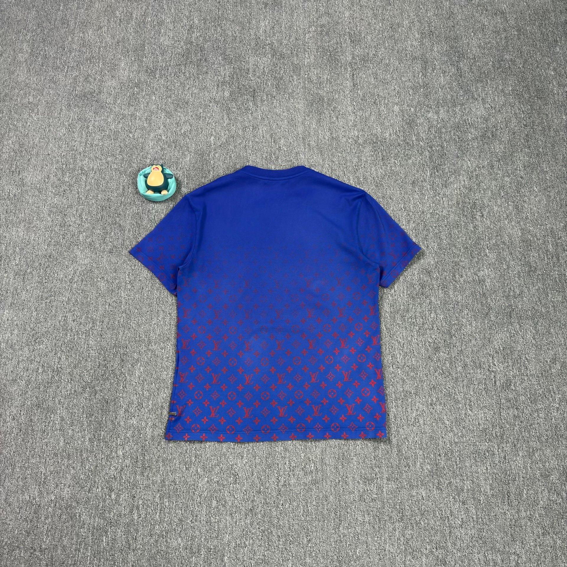 Louis Vuitton Blue Gradient Monogram T-Shirt — front