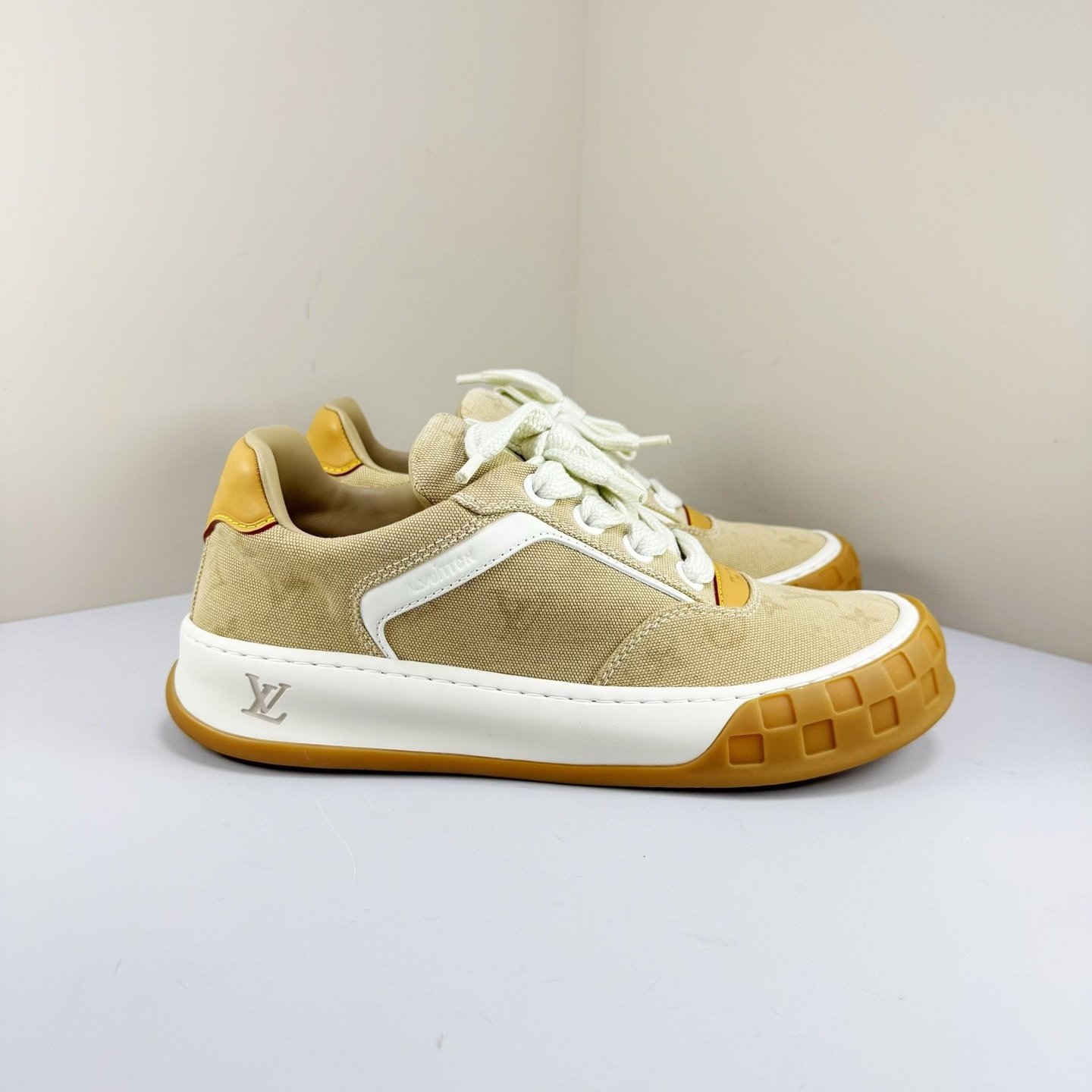 Louis Vuitton Tilted Series Biscuit Sneakers — back