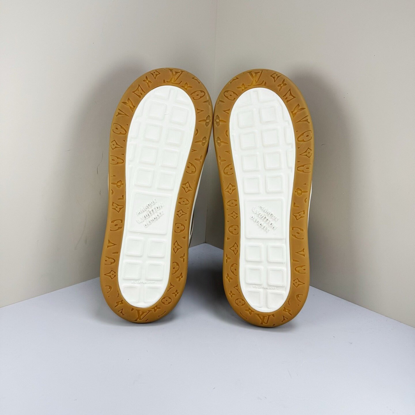 Louis Vuitton Tilted Series Biscuit Sneakers — label