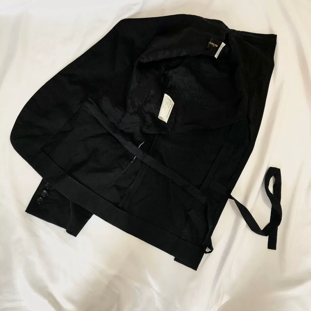 Comme des Garcons 11AW Deformed Coat — detail