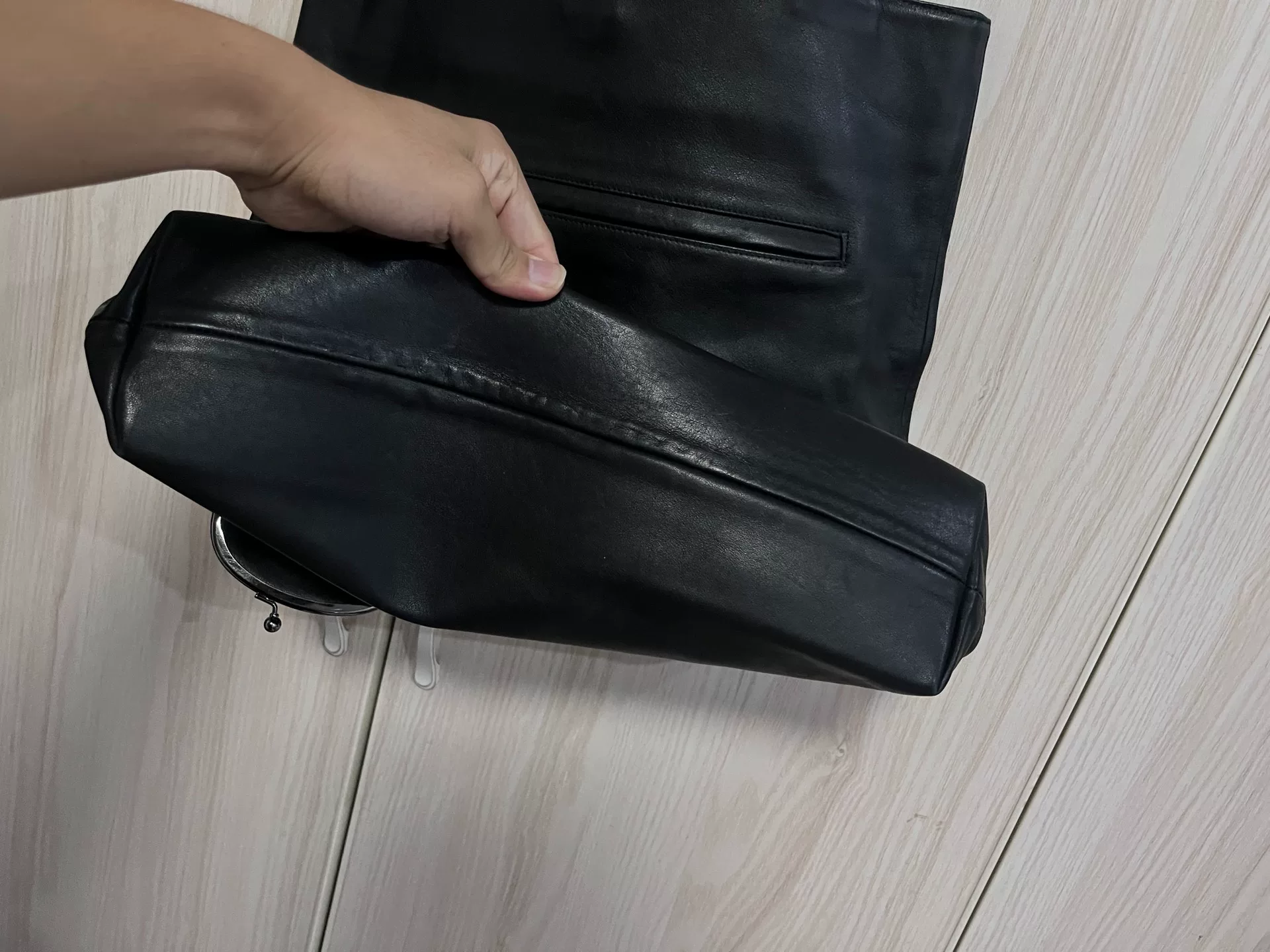 Yohji Yamamoto 22AW Leather Tote Bag — label