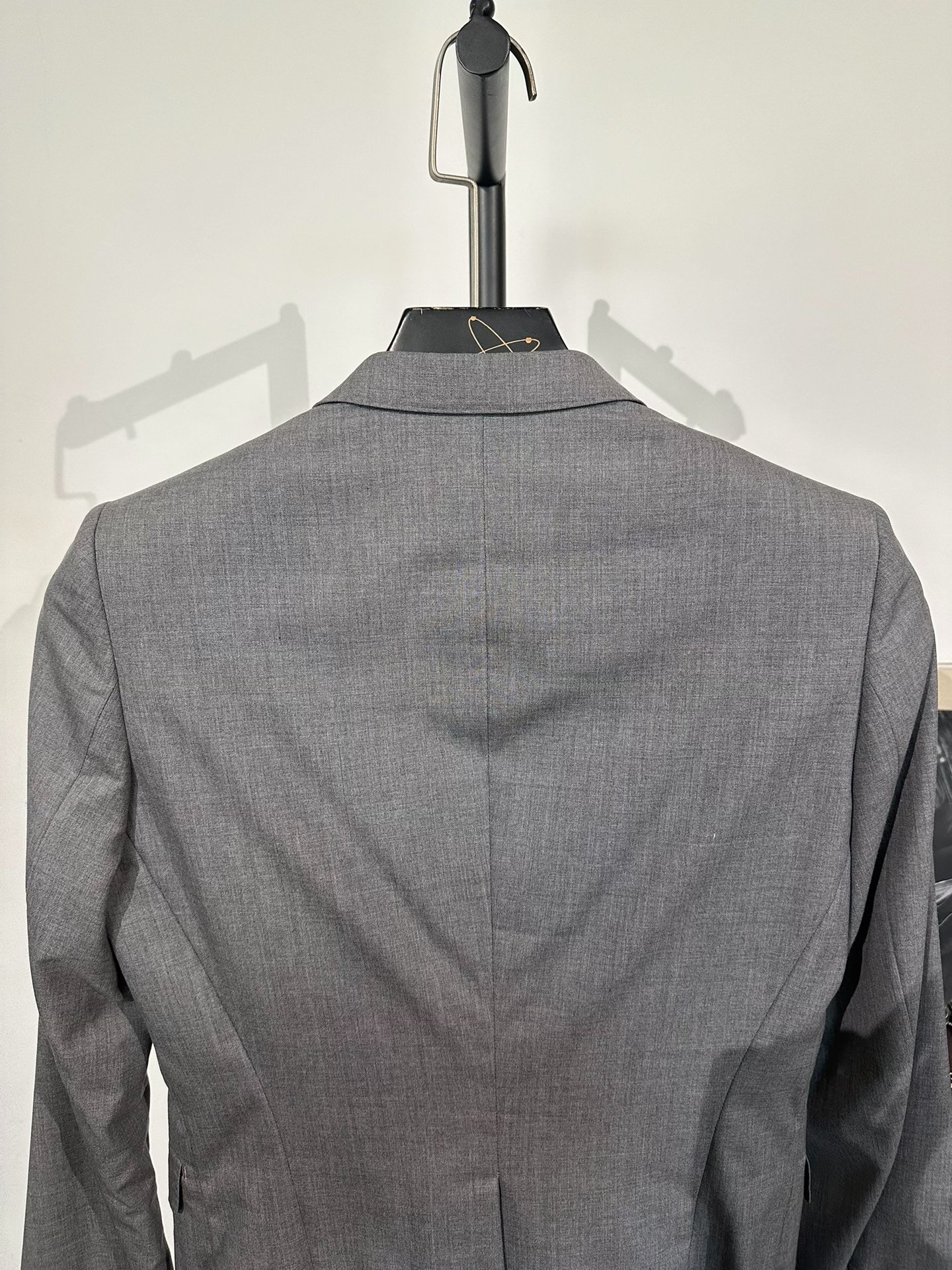 Julius_7 Gray Slim-Fit Wool Blazer — label