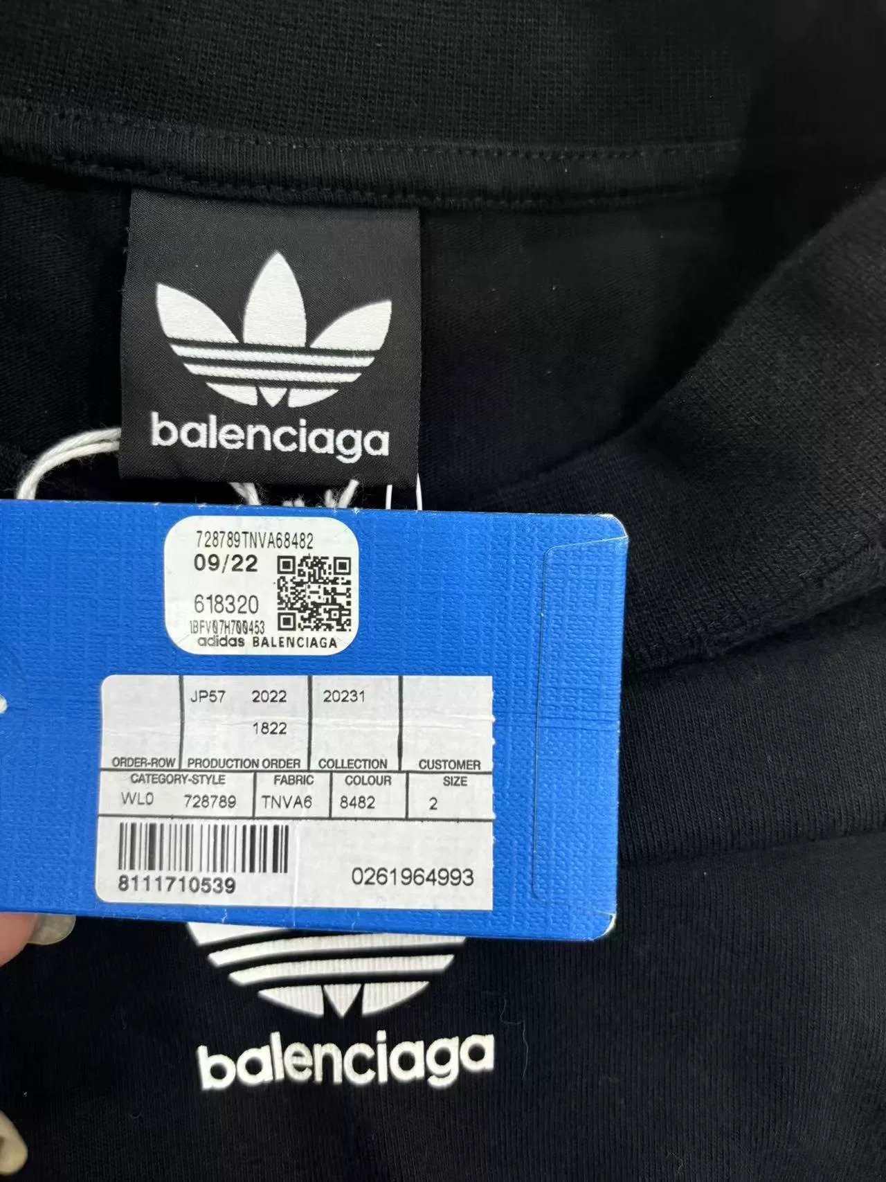 Balenciaga x Adidas 23SS NYSE Long-Sleeve — detail