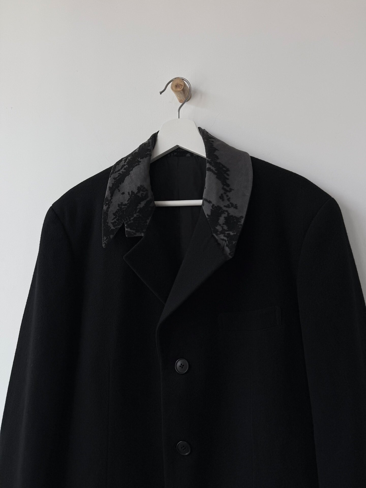 Yohji Yamamoto 01AW Paneled Collar Blazer — detail