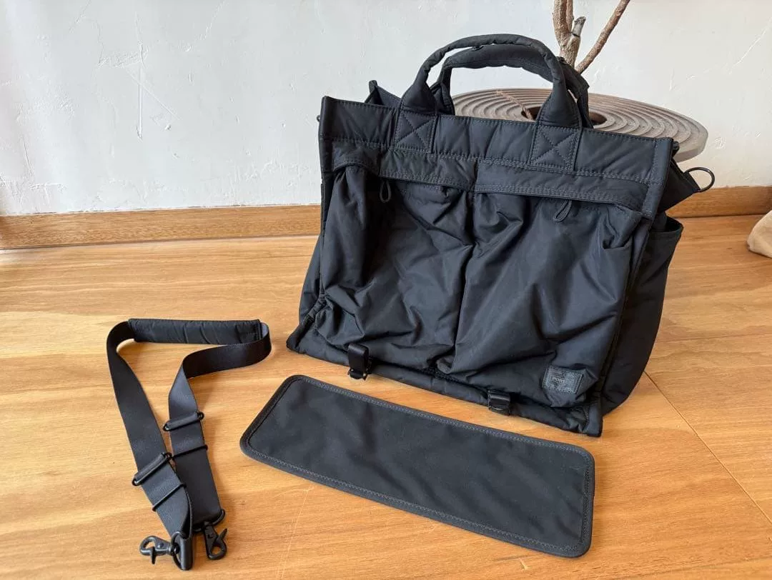 Poeter Senses Black Shoulder Bag L