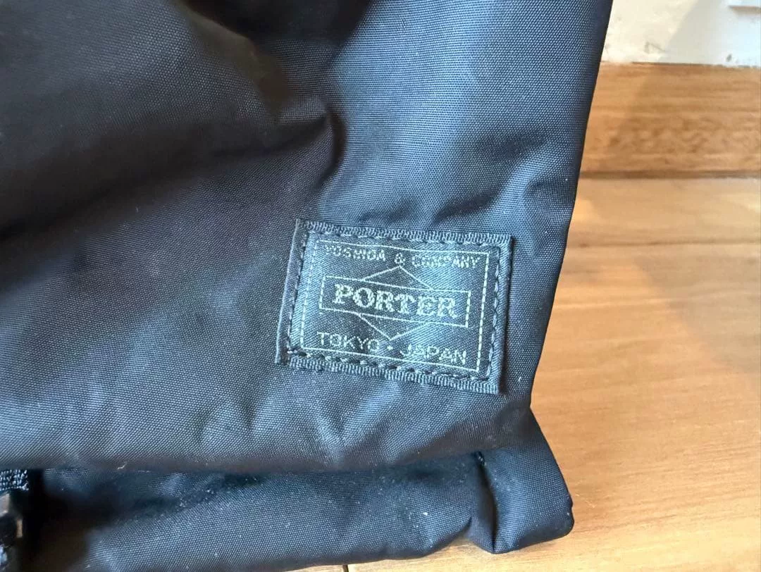 Poeter Senses Black Shoulder Bag L — front