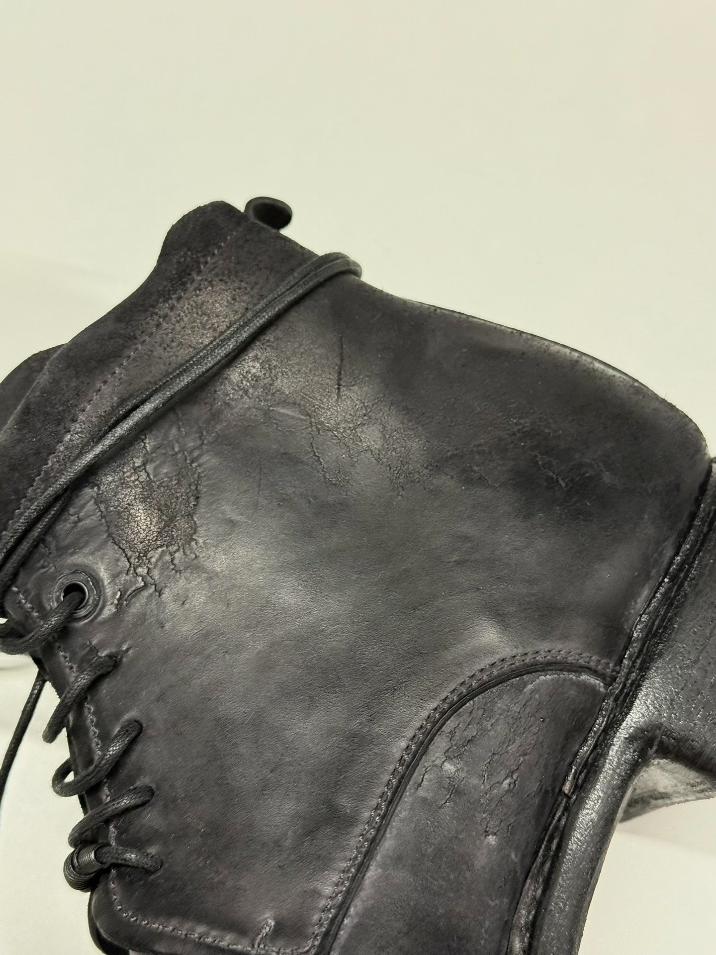 layer-0 New Shell Cordovan Leather Boots — label