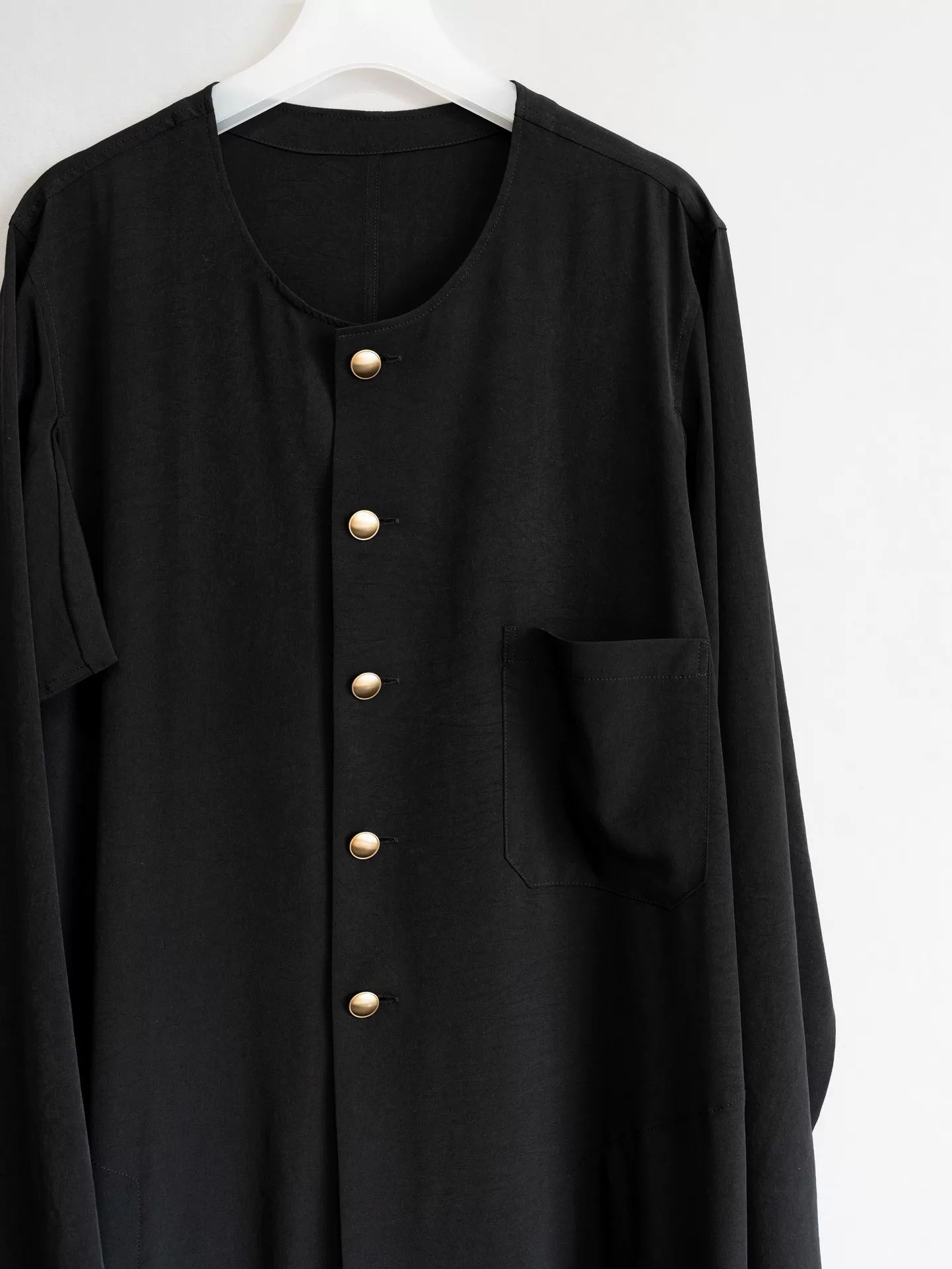 Yohji Yamamoto 19AW Collarless Gold Button Robe — detail