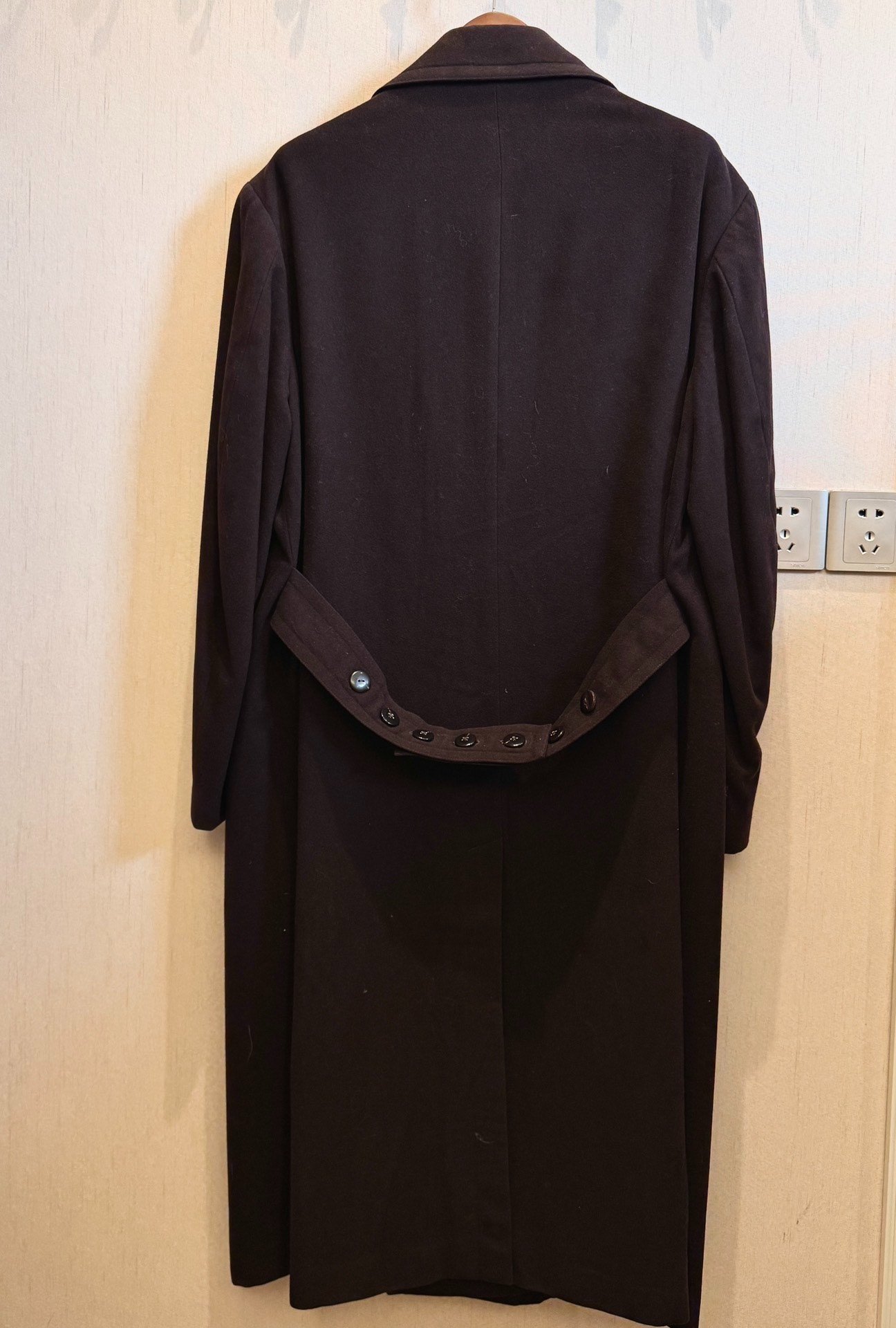 Yohji Yamamoto 92AW Burgundy Coat — detail
