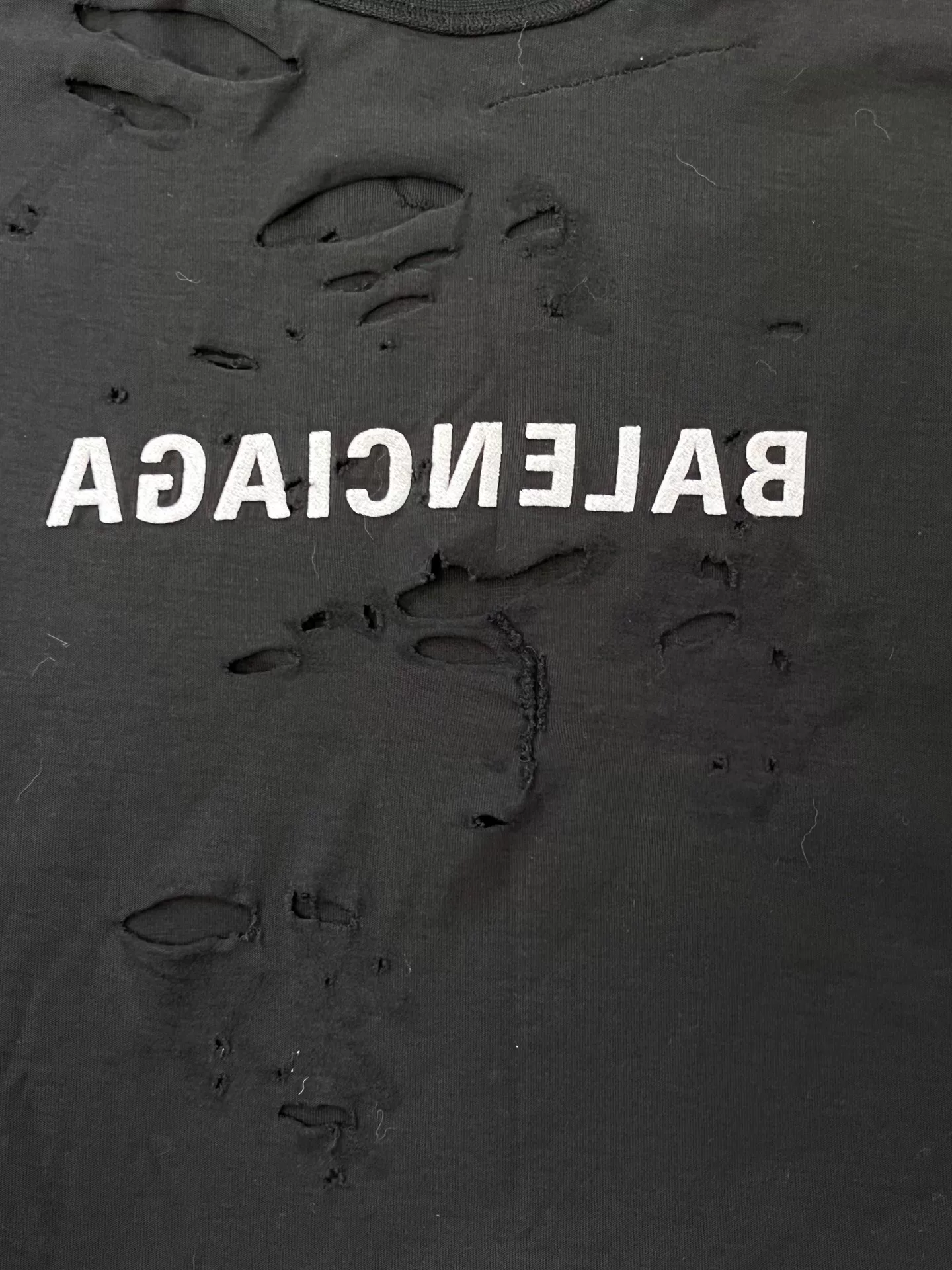 Balenciaga Reversed Logo Short-Sleeve T-Shirt — detail
