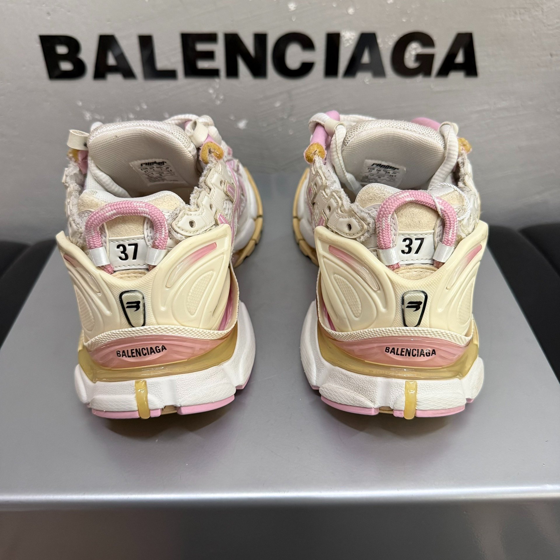 Balenciaga Runner Pink White Distressed — label