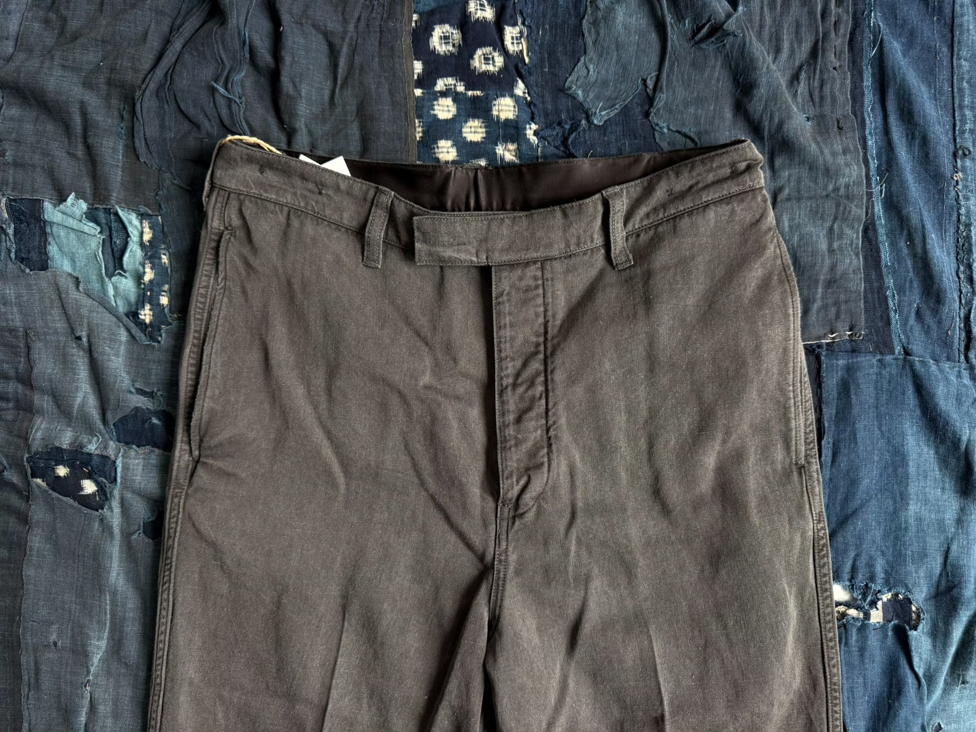 VISVIM 25AW ICT WIDE SLACKS DMGD — label