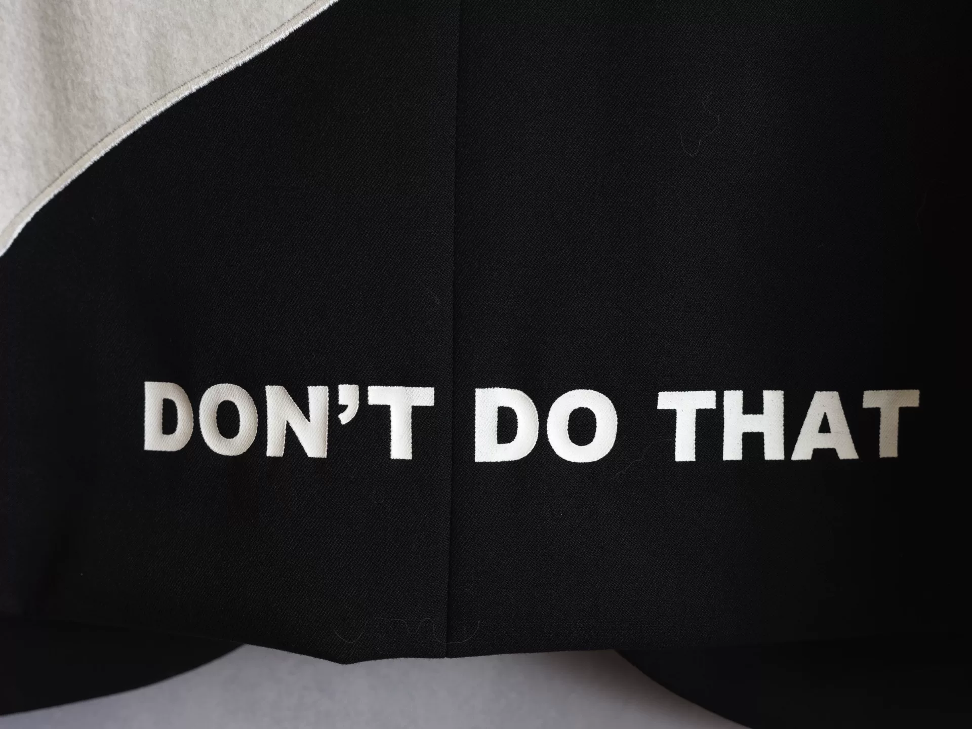 Yohji Yamamoto 22AW Butterfly Hand Jacket — label