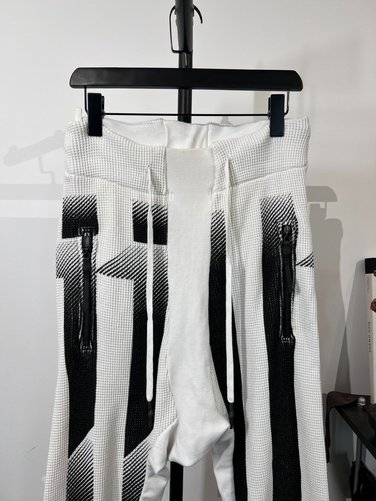 Boris Bidjan Saberi 11by bbs P13F Sweatpants — detail