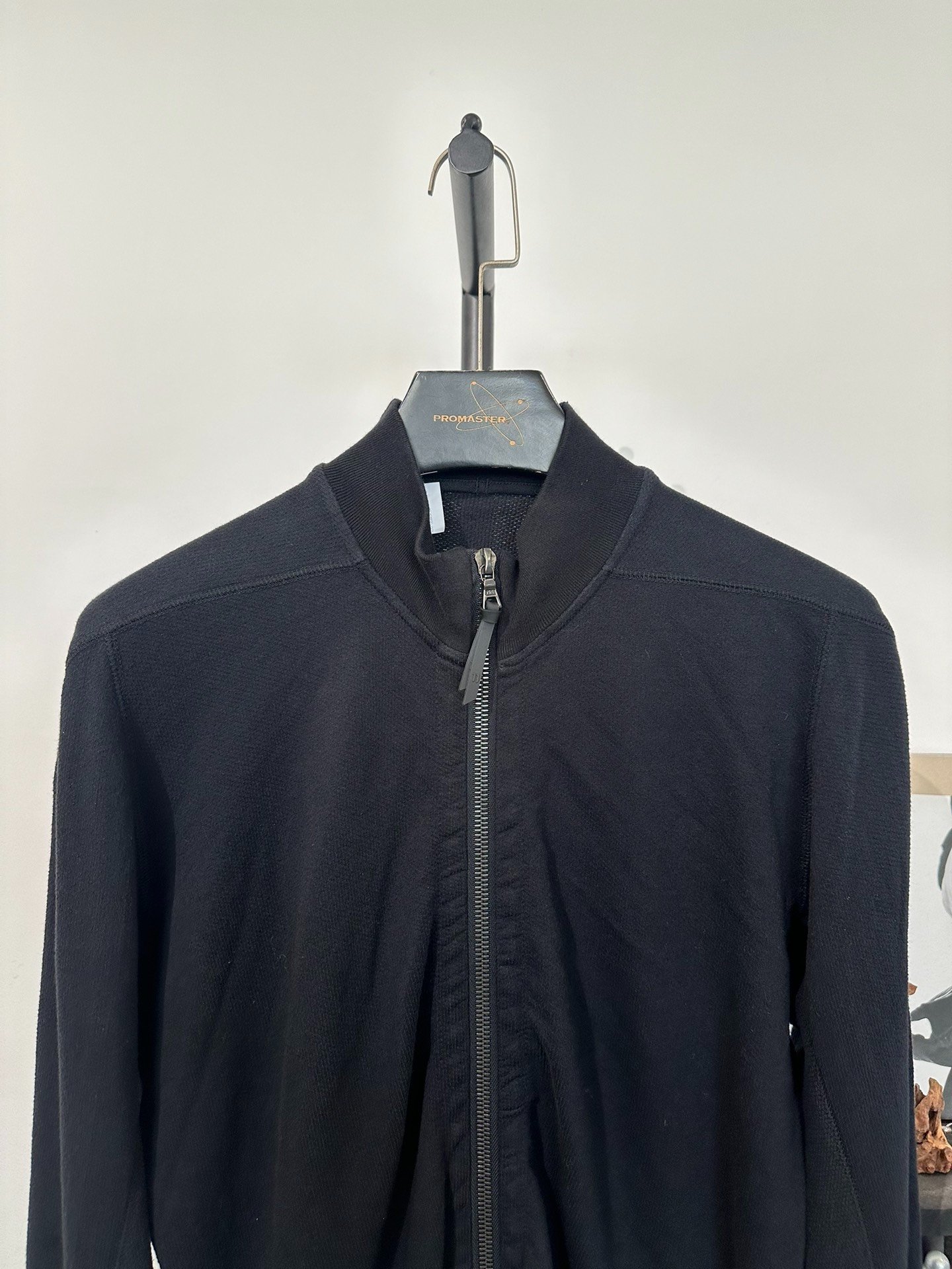 11by BBS Z3 Mid-Long Red Graphic Jacket — detail