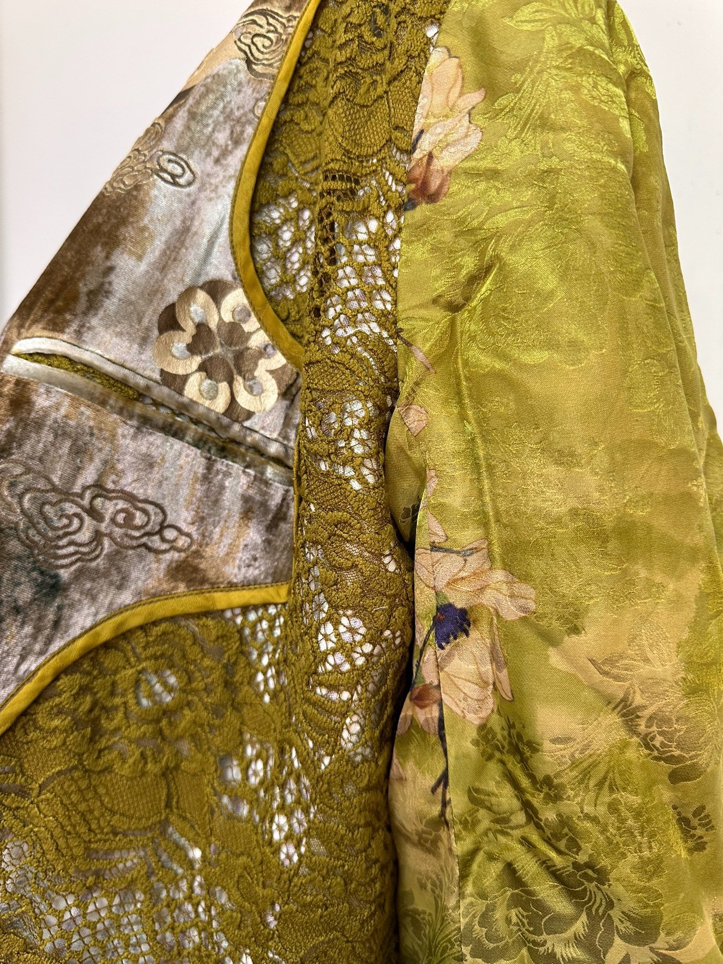 Communs Vintage Double-Sided Coat — label