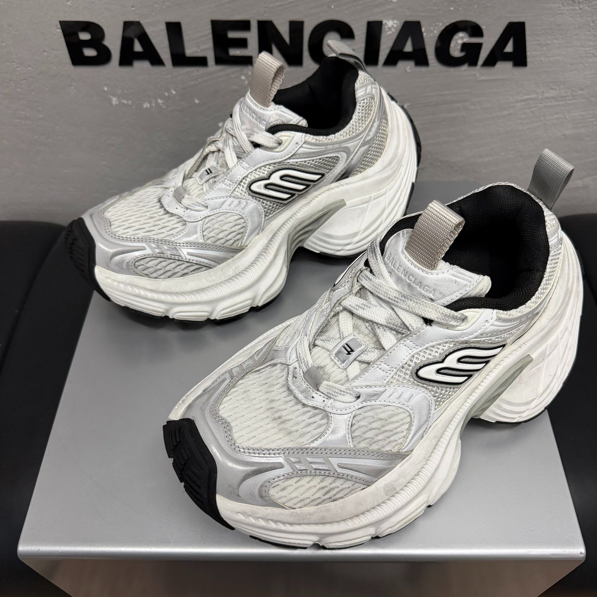 Balenciaga 10XL Women's White Gray Shoes 36