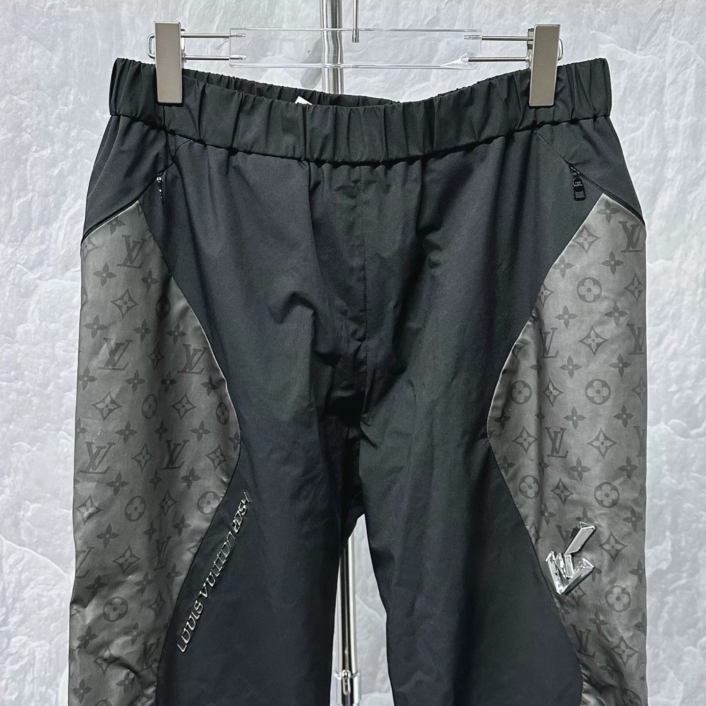 Louis Vuitton Heat-Sensitive Spliced Print Pants — front