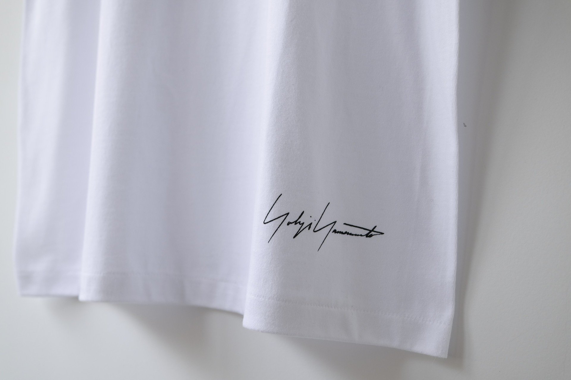 Yohji Yamamoto 26AW Minimalist Signature Tee — front