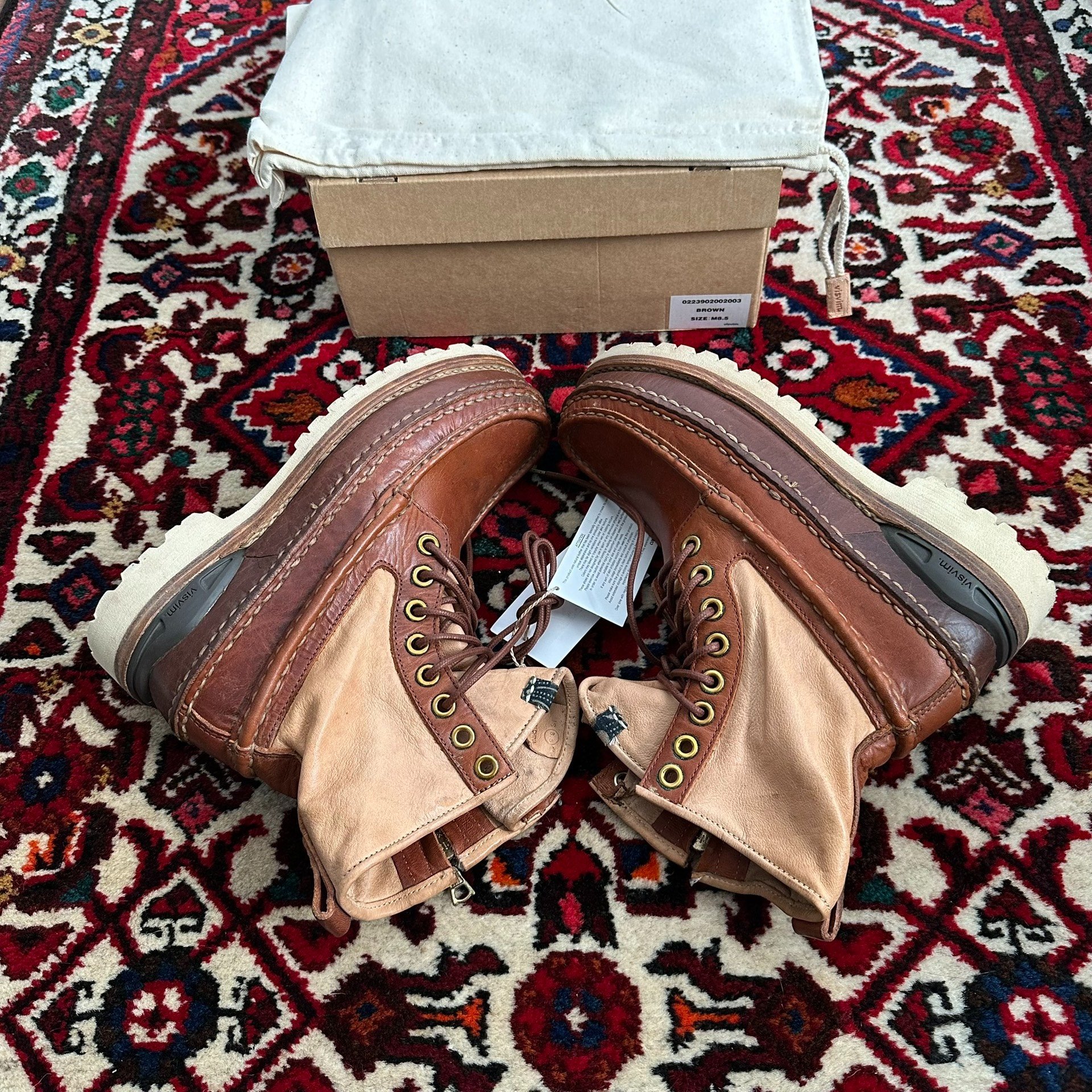 VISVIM 23AW ICT GRIZZLY BOOTS — label
