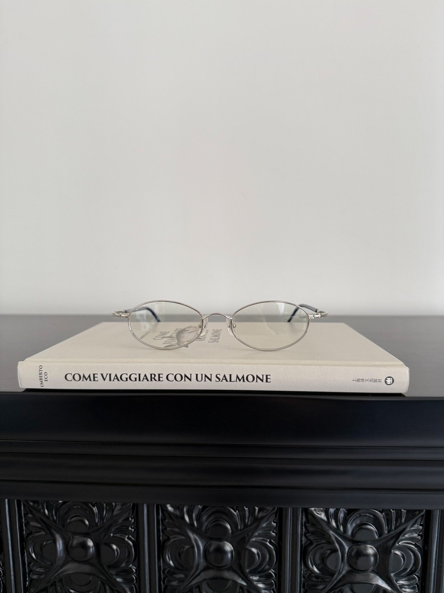 Jean Paul Gaultier Silver Oval Plain Glasses — detail