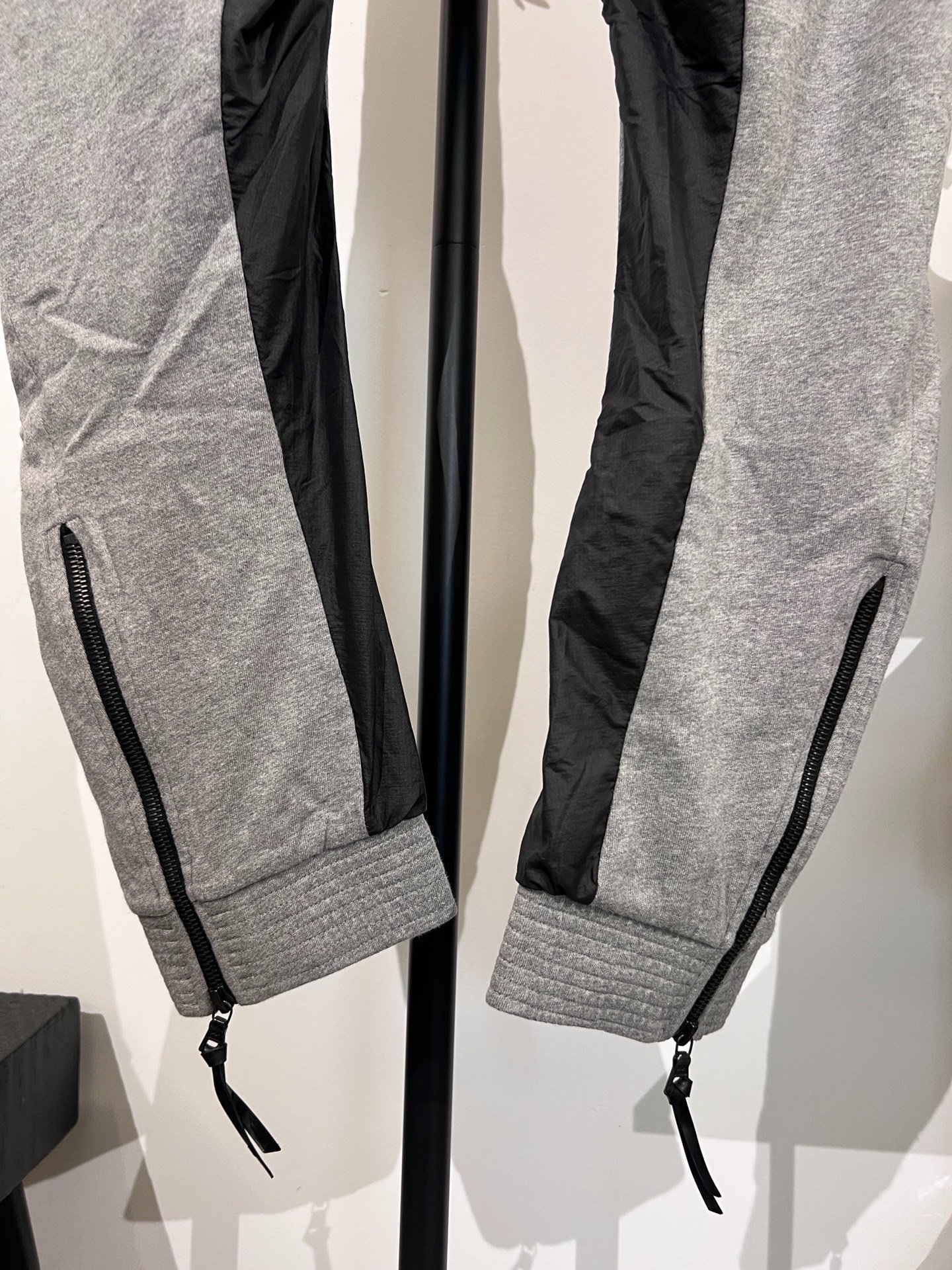 Boris Bidjan Saberi TRS1 Nylon Patch Sweatpants — label