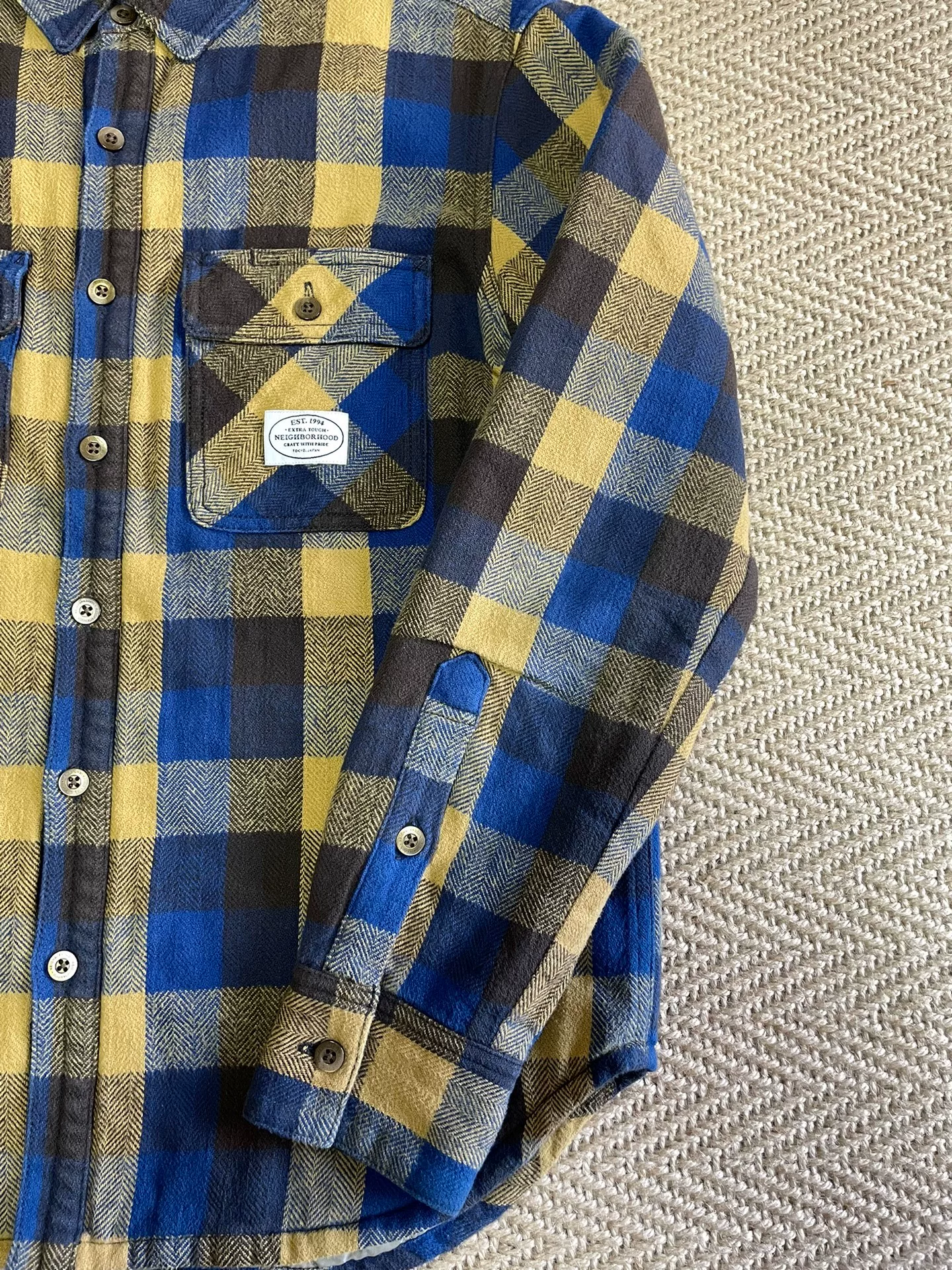 NEIGHBORHOOD CABELLA Shirt-Style Padded Coat — label