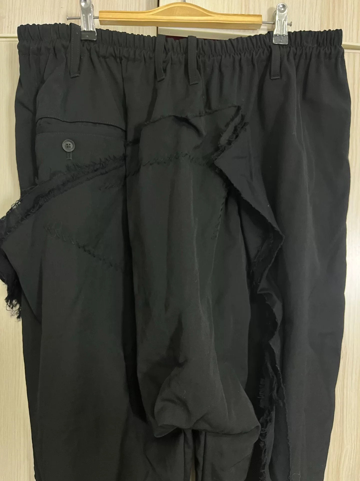 Yohji Yamamoto 20AW Black Knife-Cut Pants — label