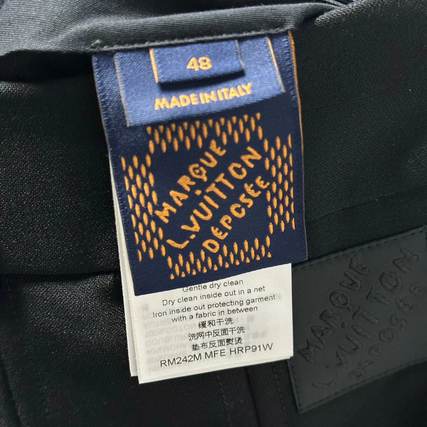 Louis Vuitton FW24 Solid Pleated Shorts — label