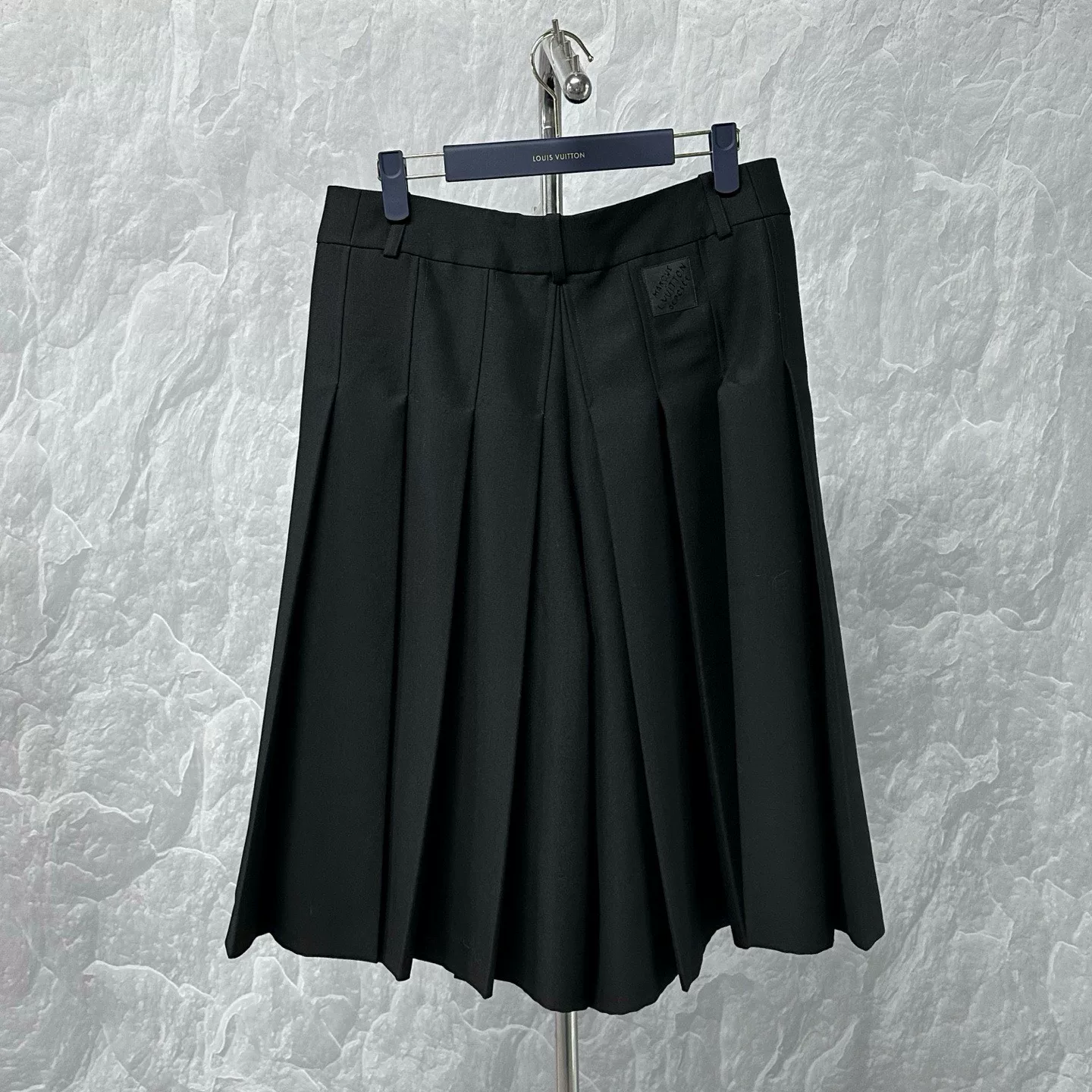 Louis Vuitton FW24 Solid Pleated Shorts — back