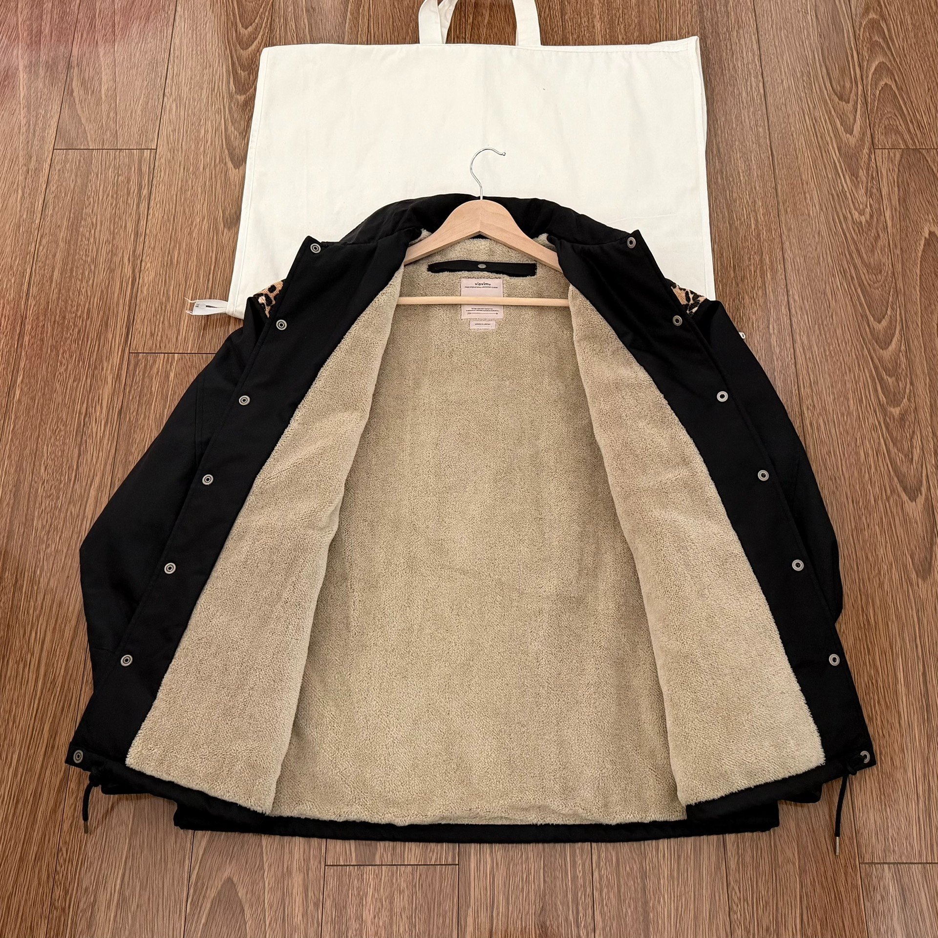 VISVIM 24AW Coach JKT Silk Wool Leopard Black — detail