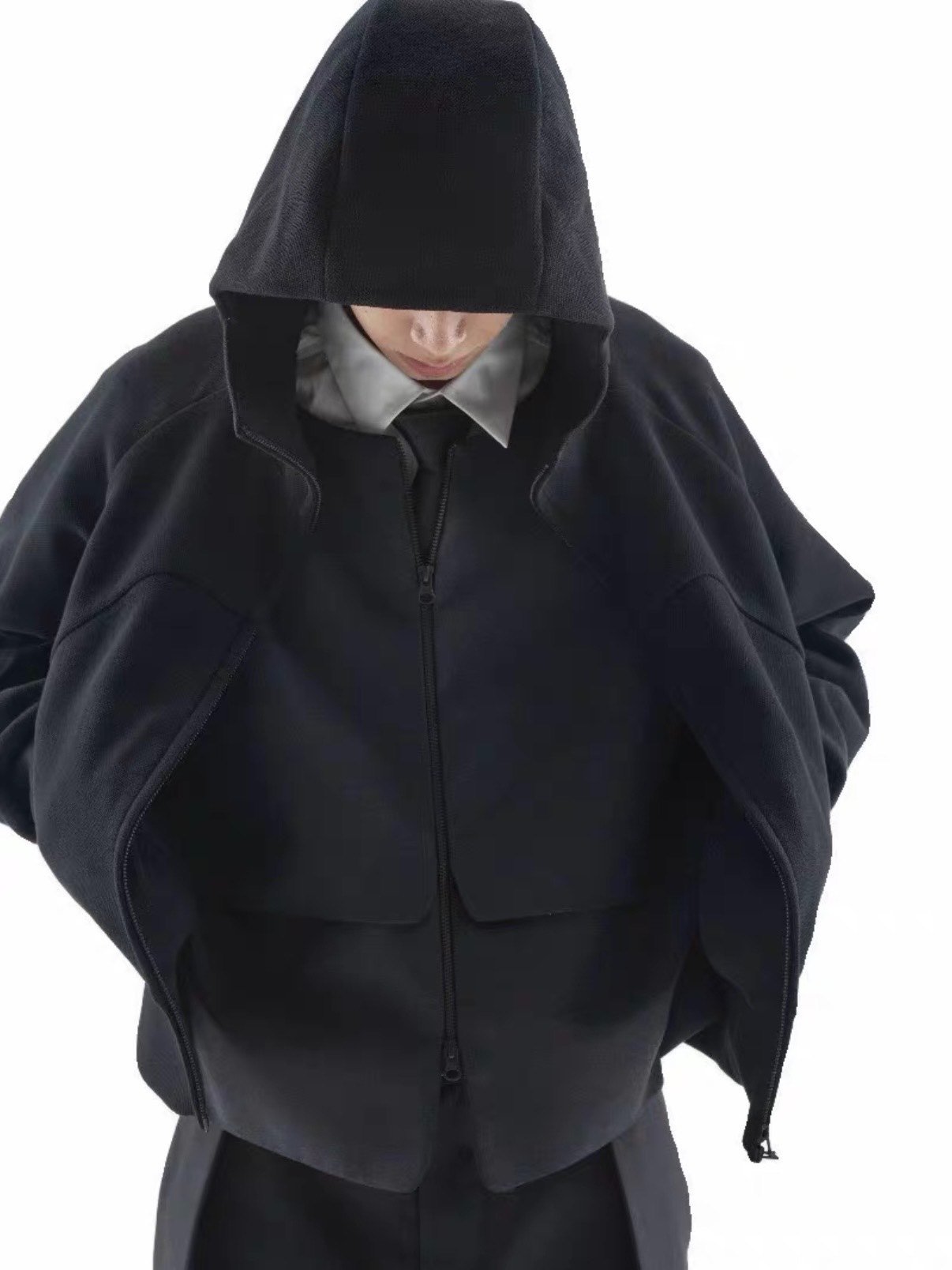Common Divisor Multi-Pocket Gray Vest — label
